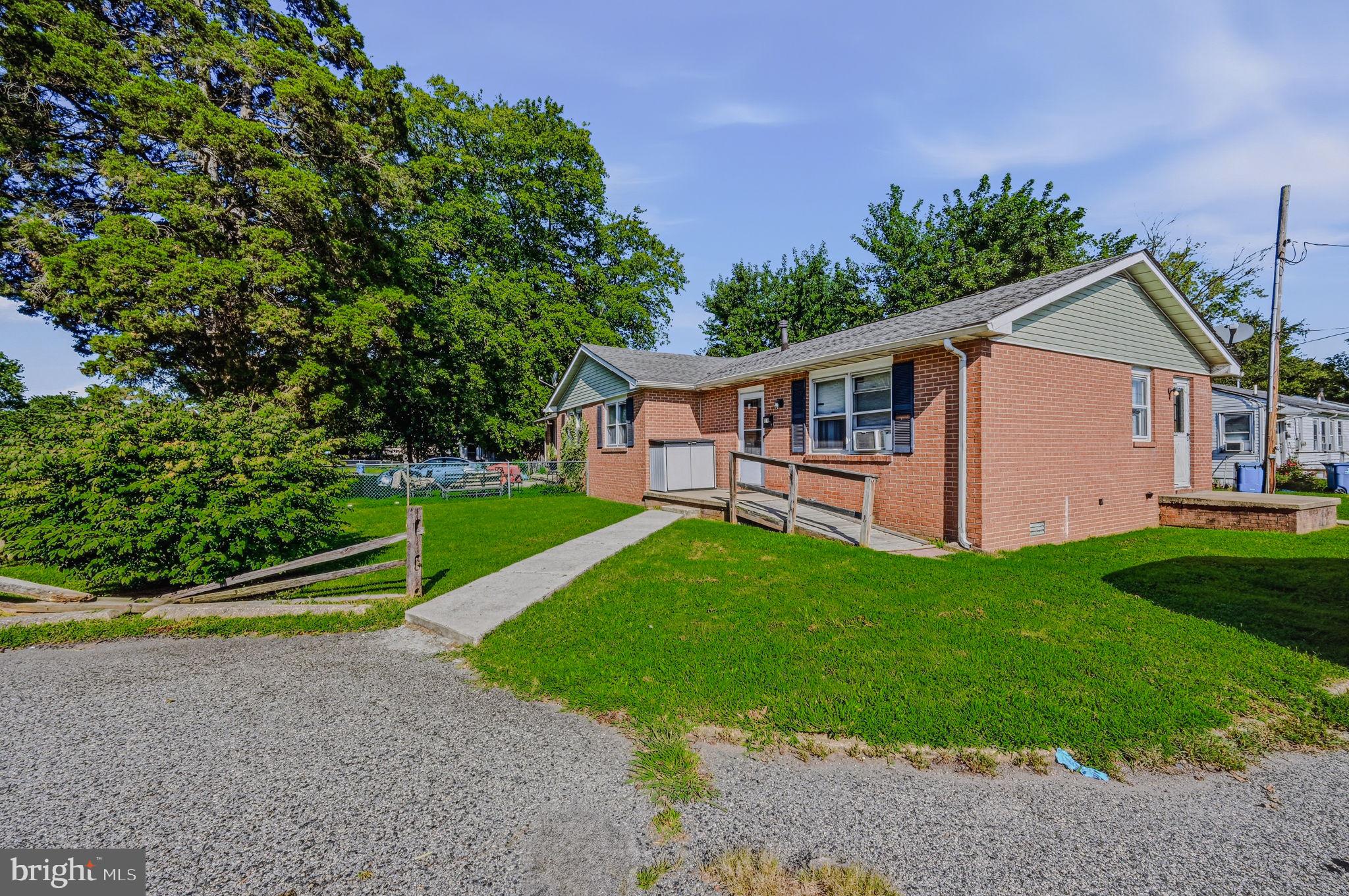 19 HOLLINGSWORTH MNR