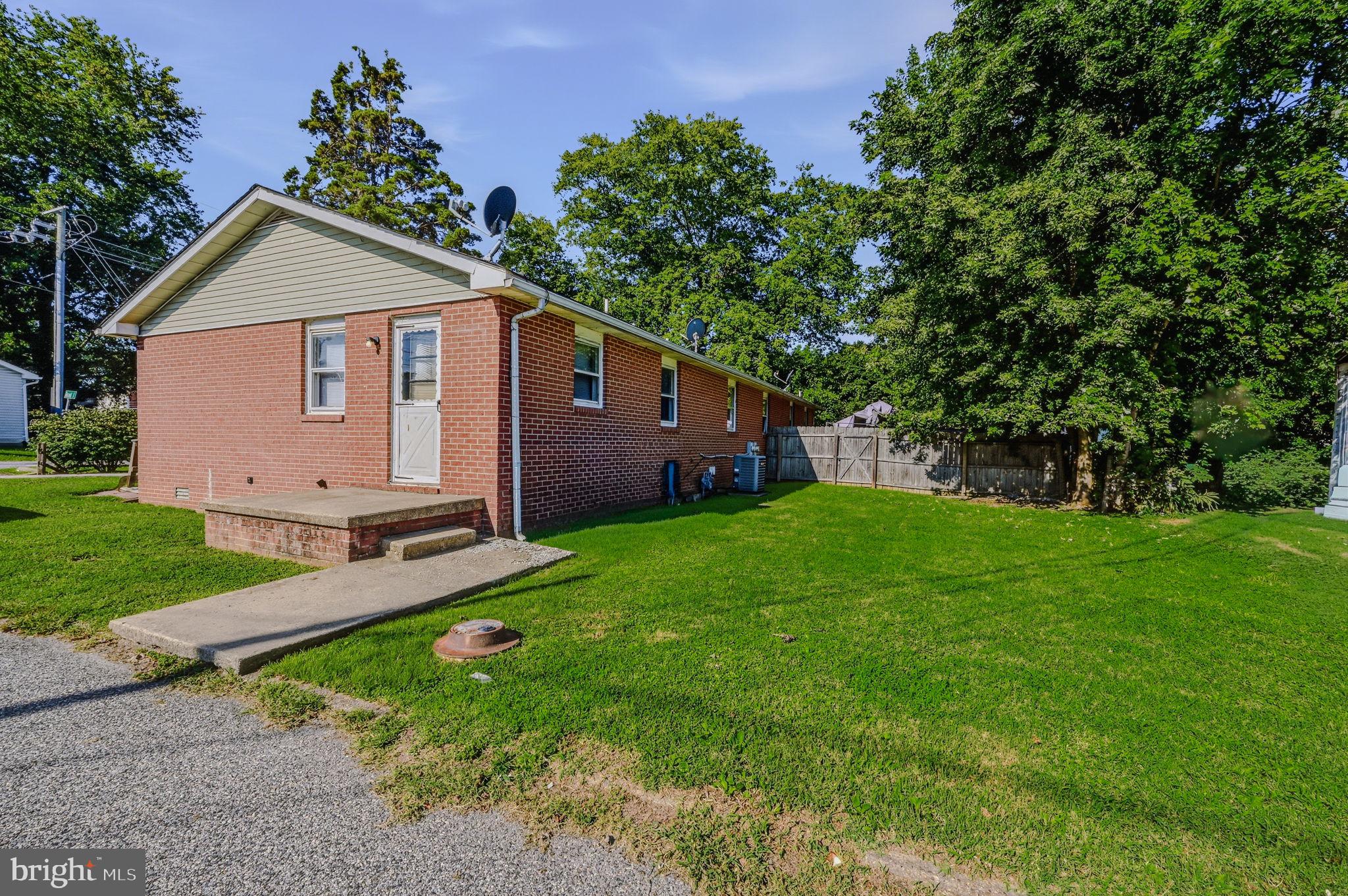 19 HOLLINGSWORTH MNR