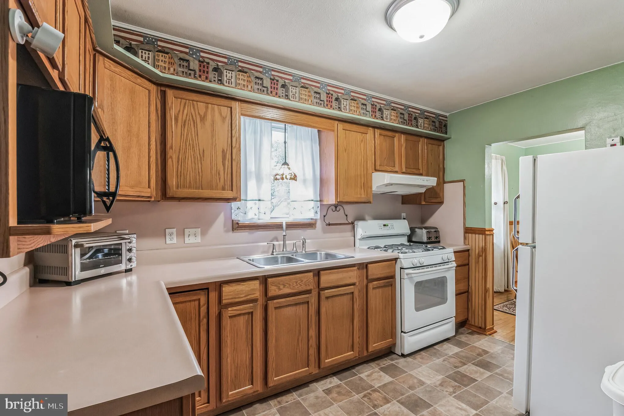 Vineland, New Jersey 08360, United States, 3 Bedrooms Bedrooms, ,1 BathroomBathrooms,Residential,Pending,76979