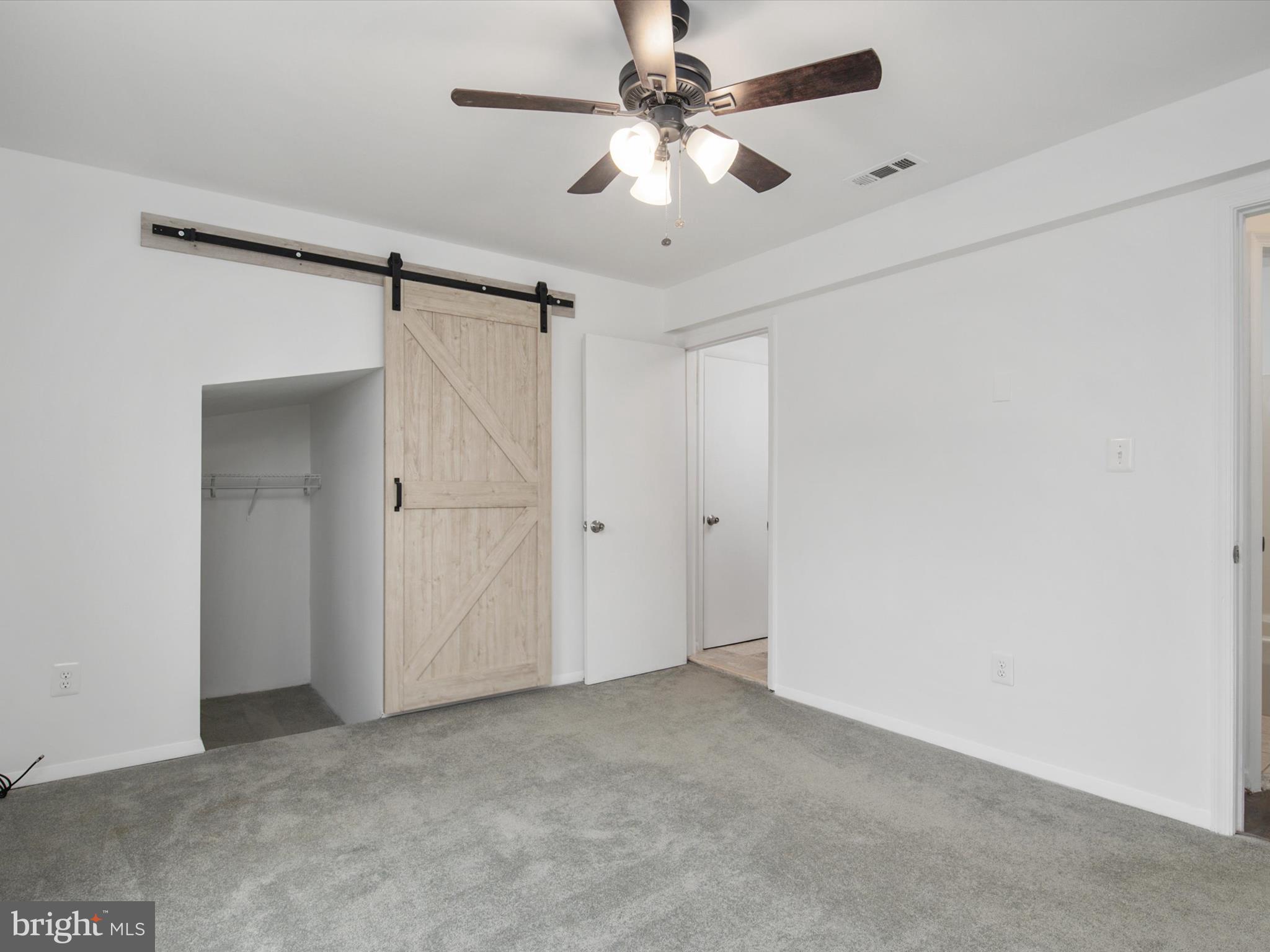 WOODLAND BEACH - Residential