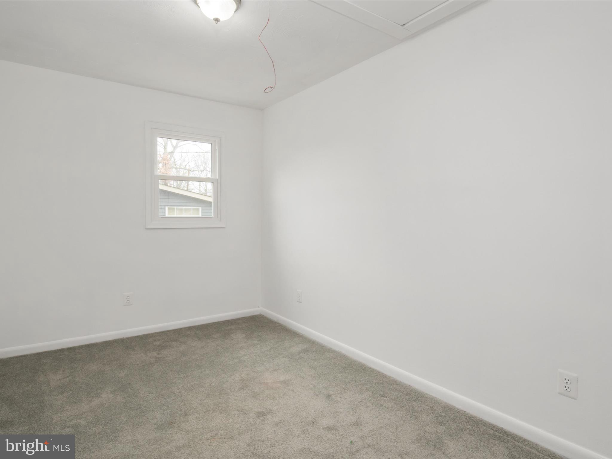 WOODLAND BEACH - Residential