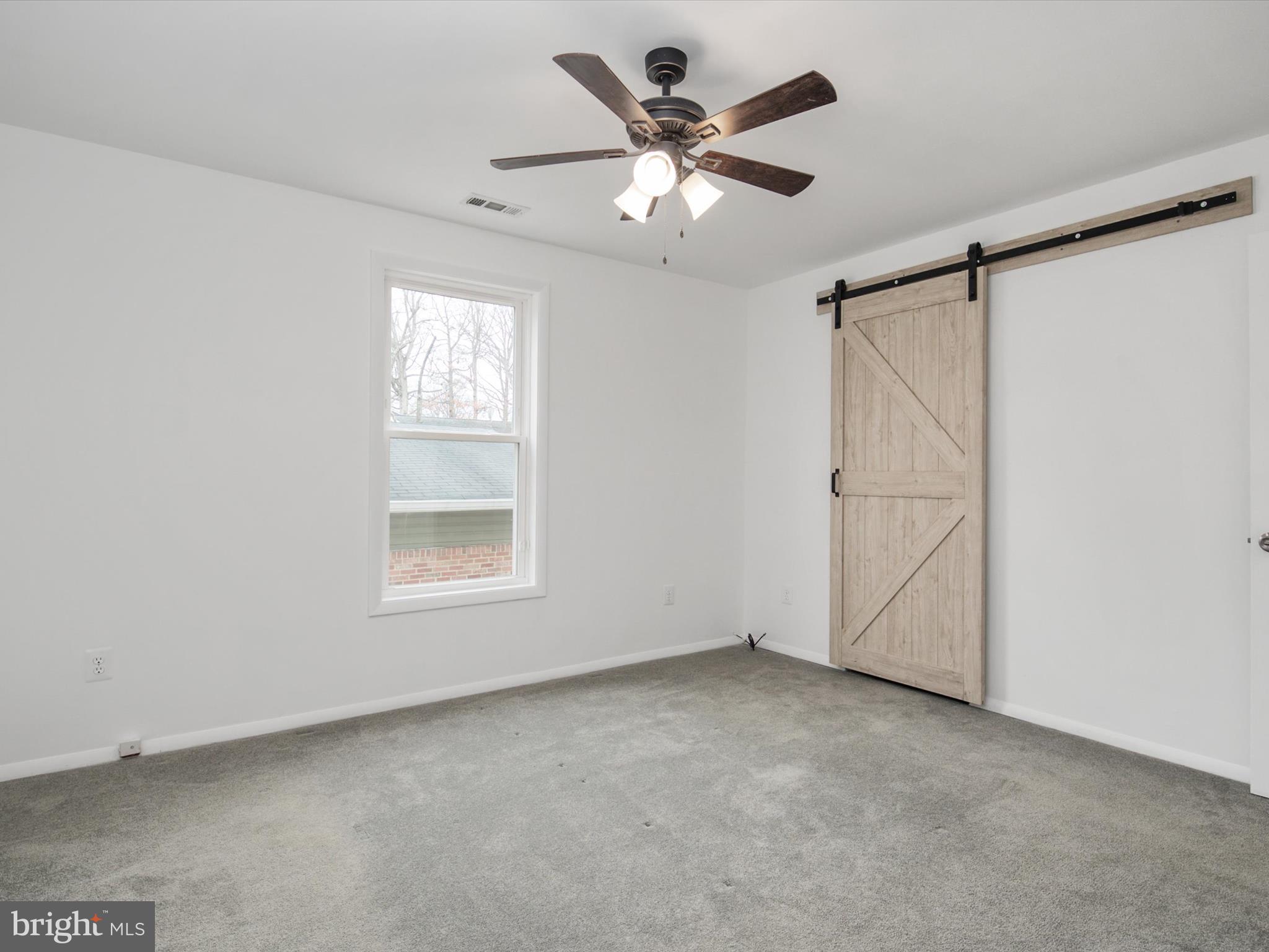 WOODLAND BEACH - Residential