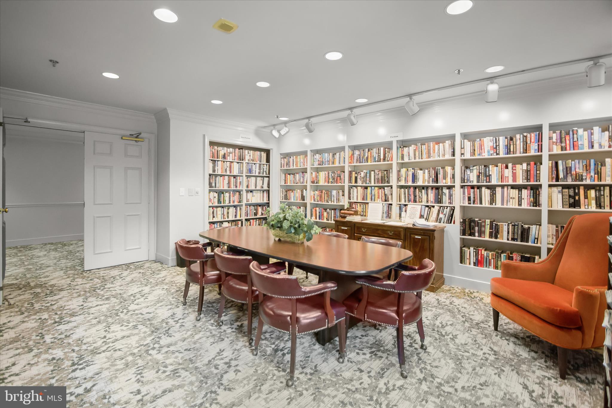 WHITLEY PARK CONDOMINIUM - Residential