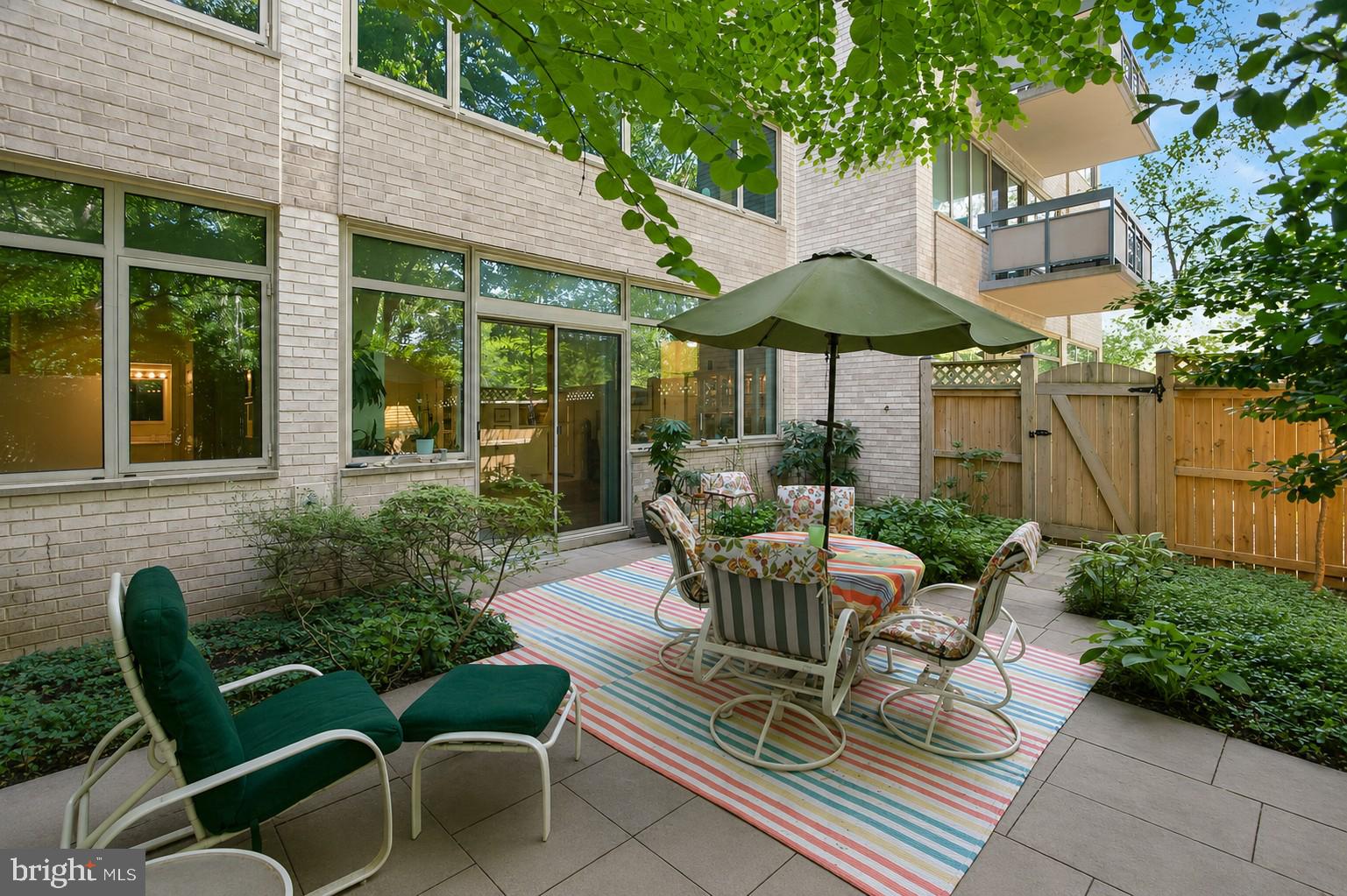 WHITLEY PARK CONDOMINIUM - Residential