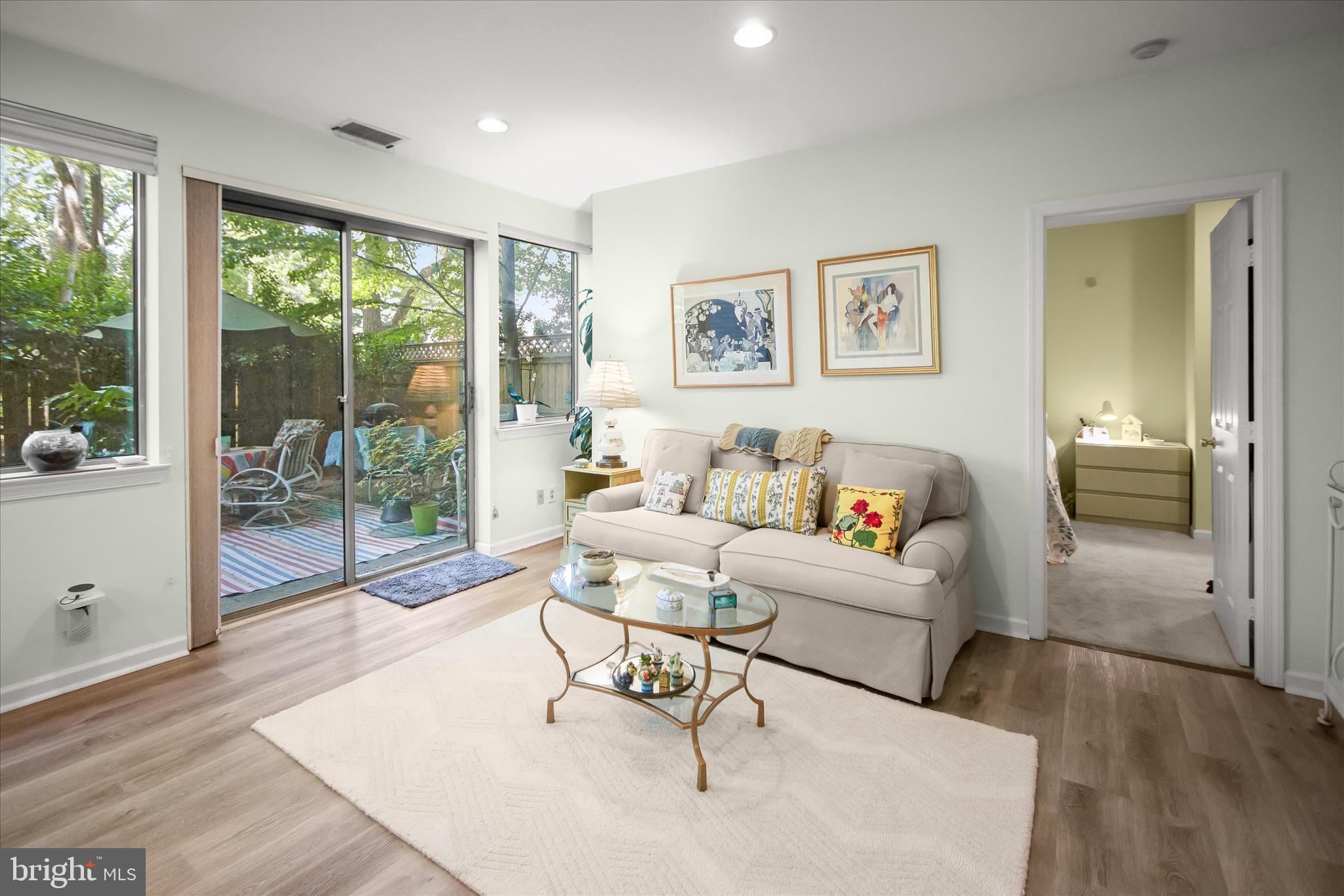 WHITLEY PARK CONDOMINIUM - Residential