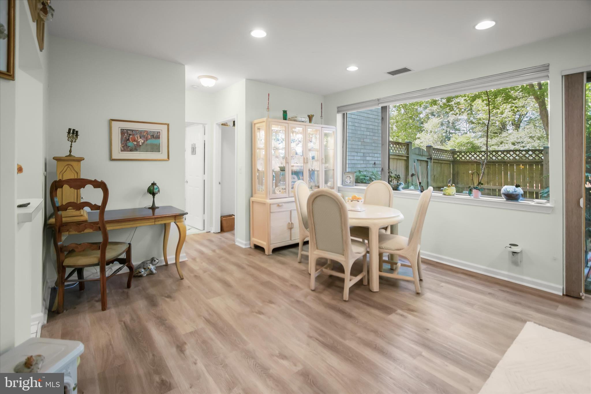WHITLEY PARK CONDOMINIUM - Residential
