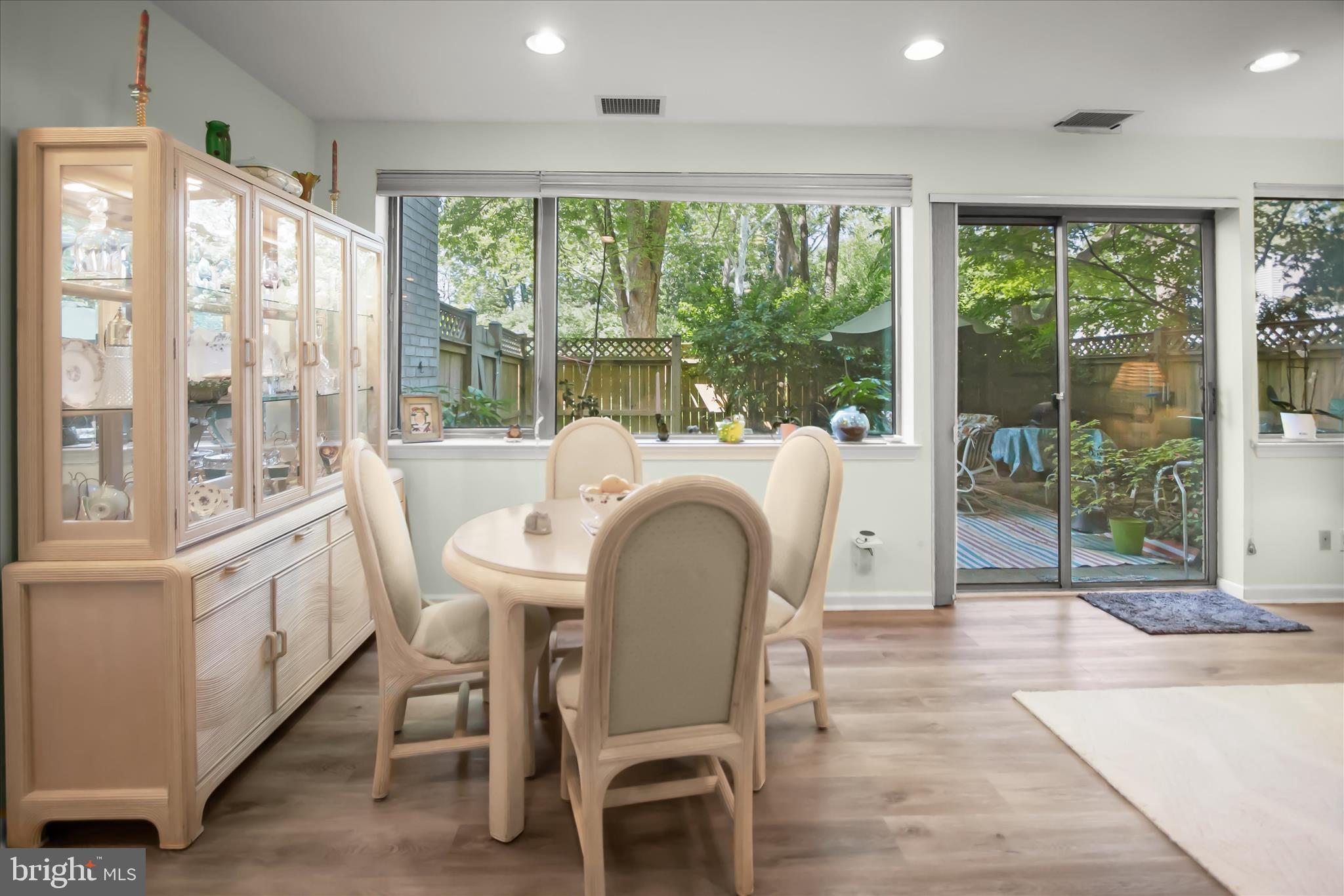 WHITLEY PARK CONDOMINIUM - Residential