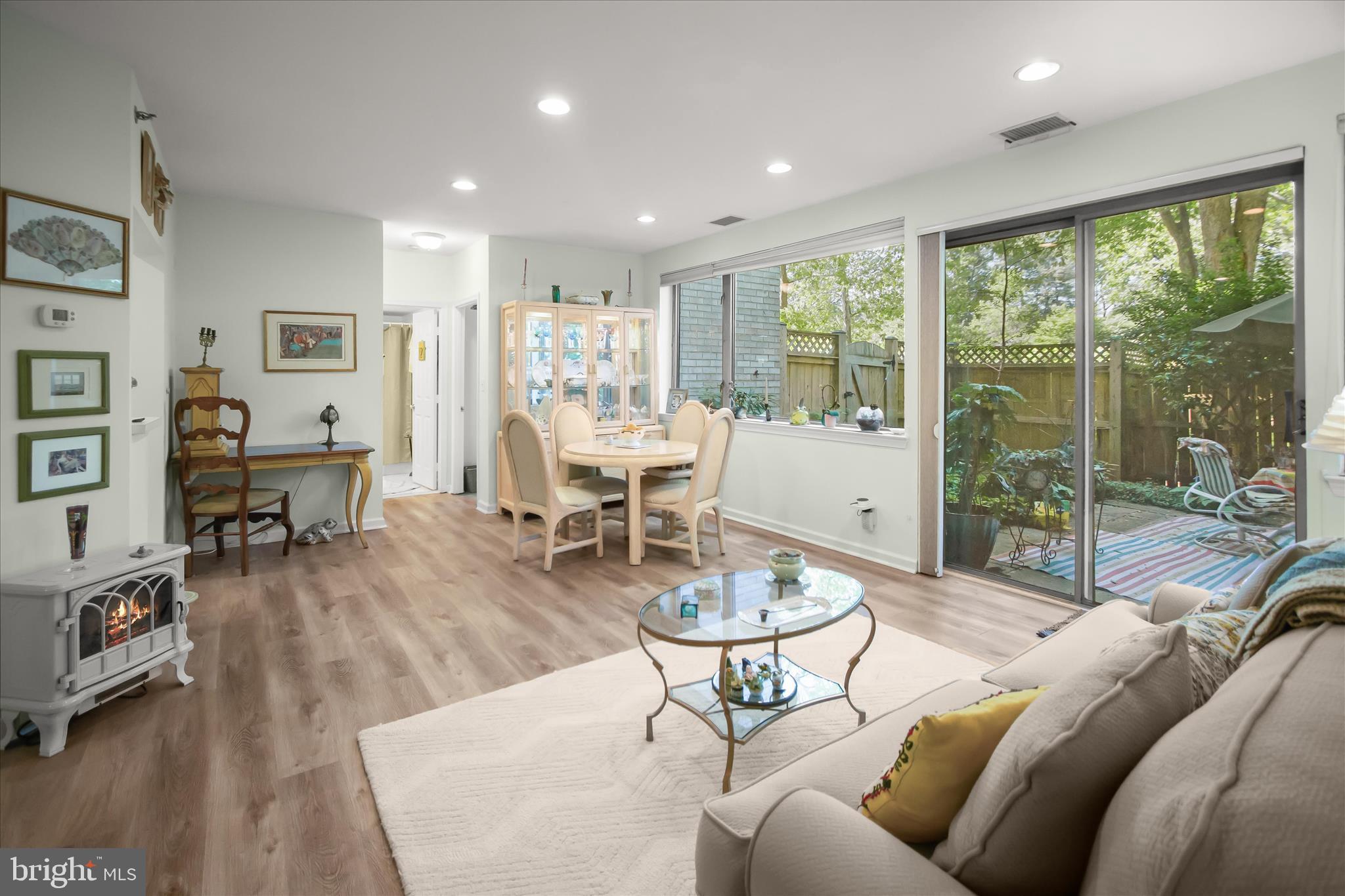 WHITLEY PARK CONDOMINIUM - Residential