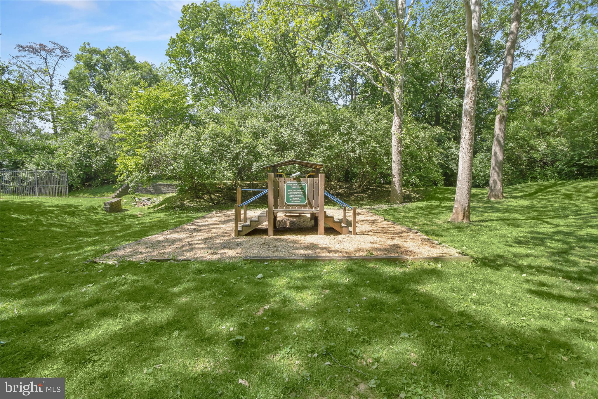 WHITLEY PARK CONDOMINIUM - Residential