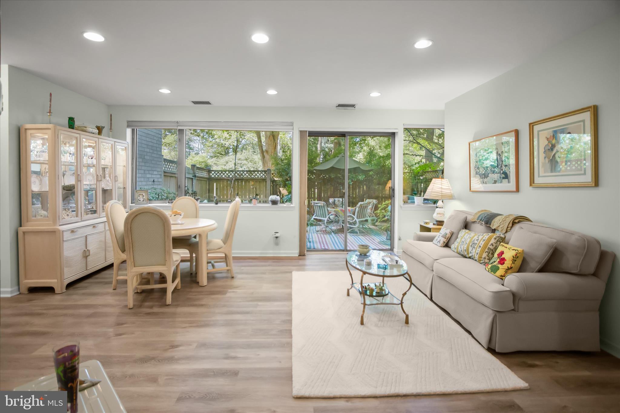 WHITLEY PARK CONDOMINIUM - Residential