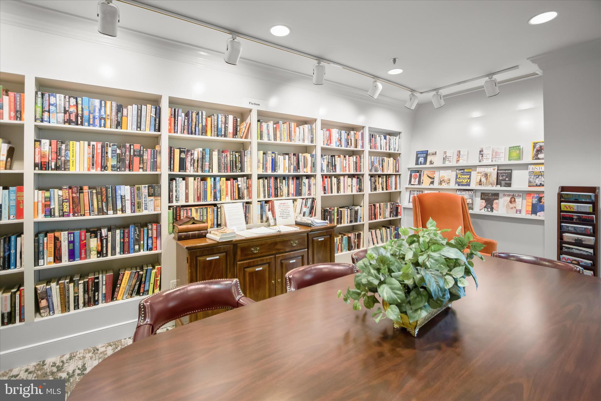 WHITLEY PARK CONDOMINIUM - Residential