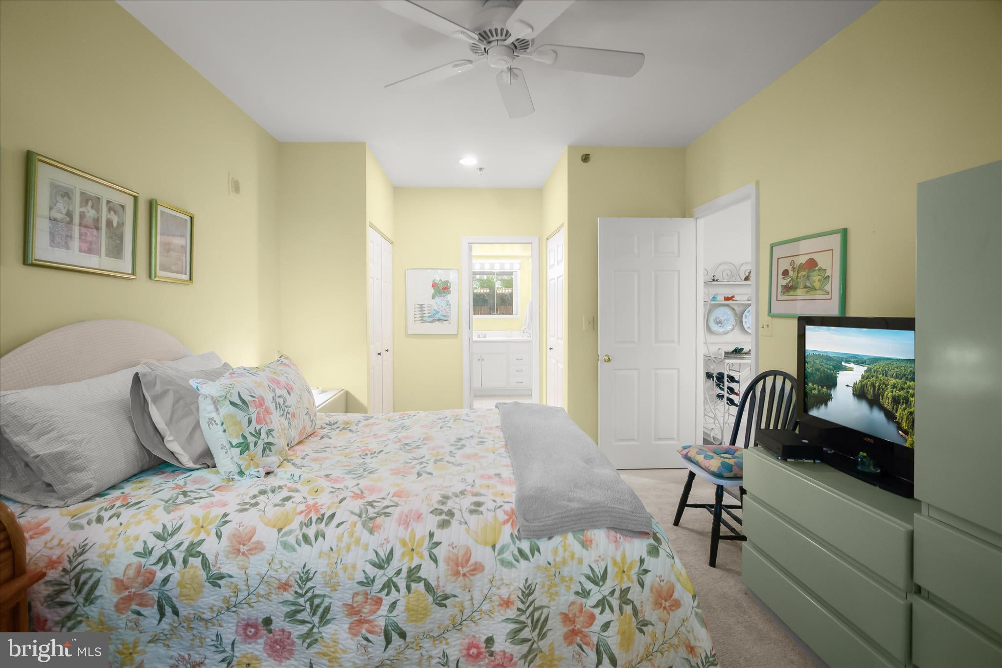 WHITLEY PARK CONDOMINIUM - Residential