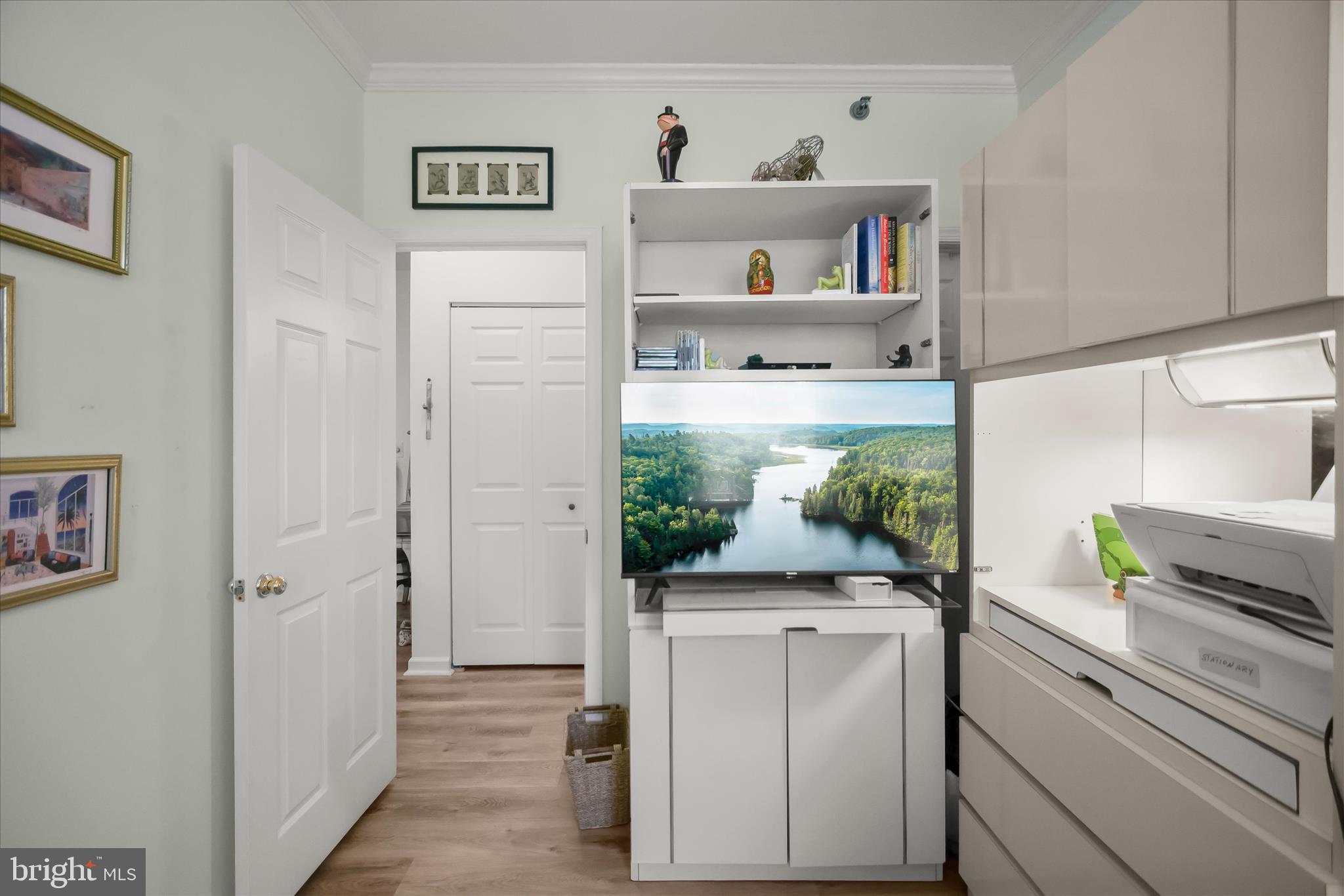 WHITLEY PARK CONDOMINIUM - Residential