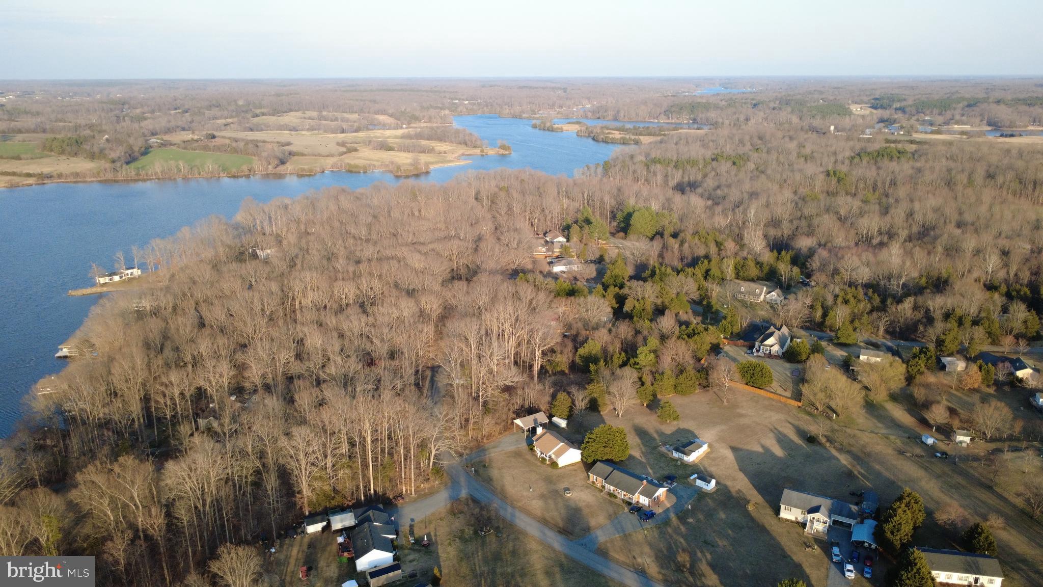 COUNTRYSIDE ON LAKE ANNA - Residential