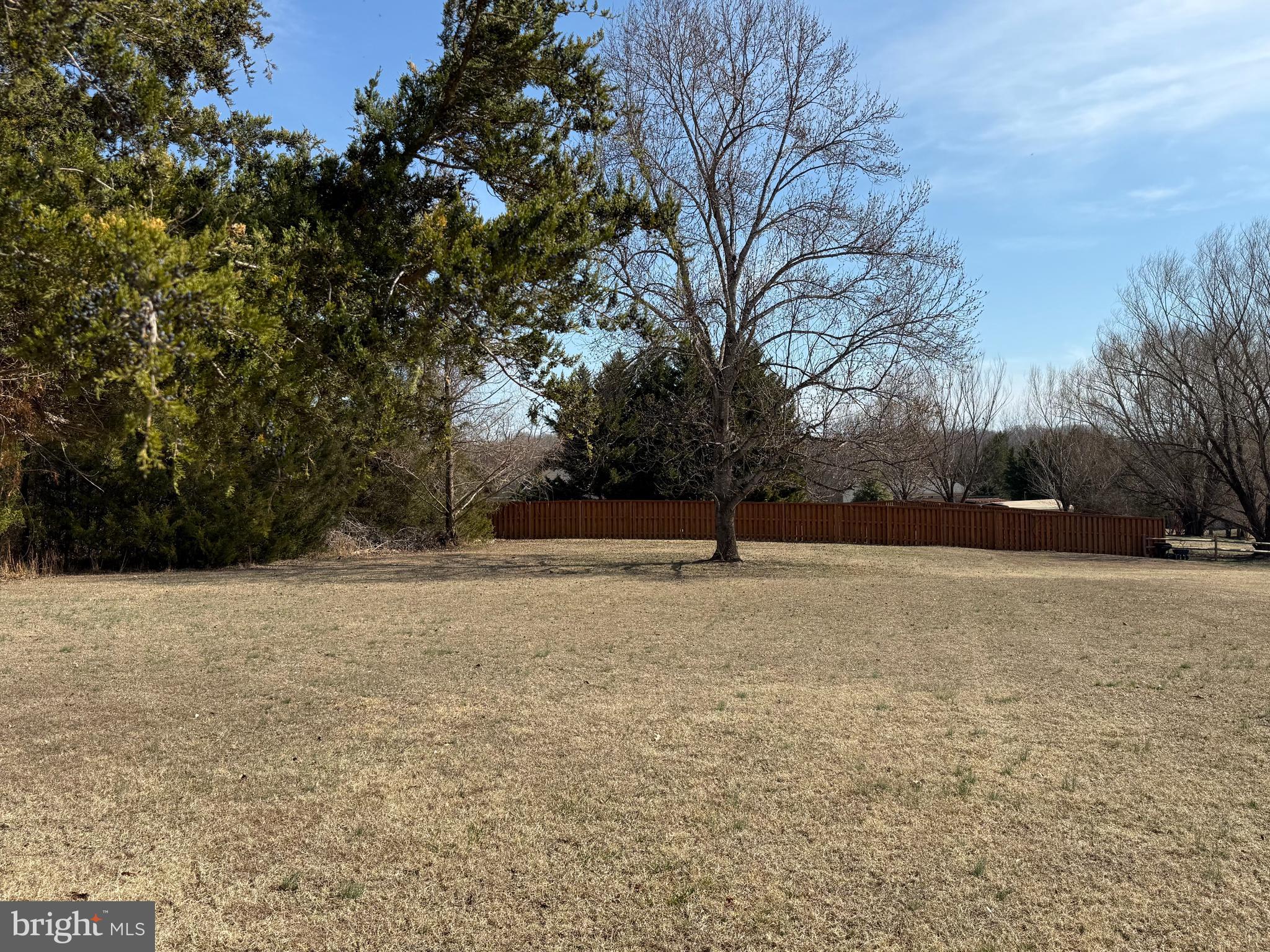 COUNTRYSIDE ON LAKE ANNA - Residential
