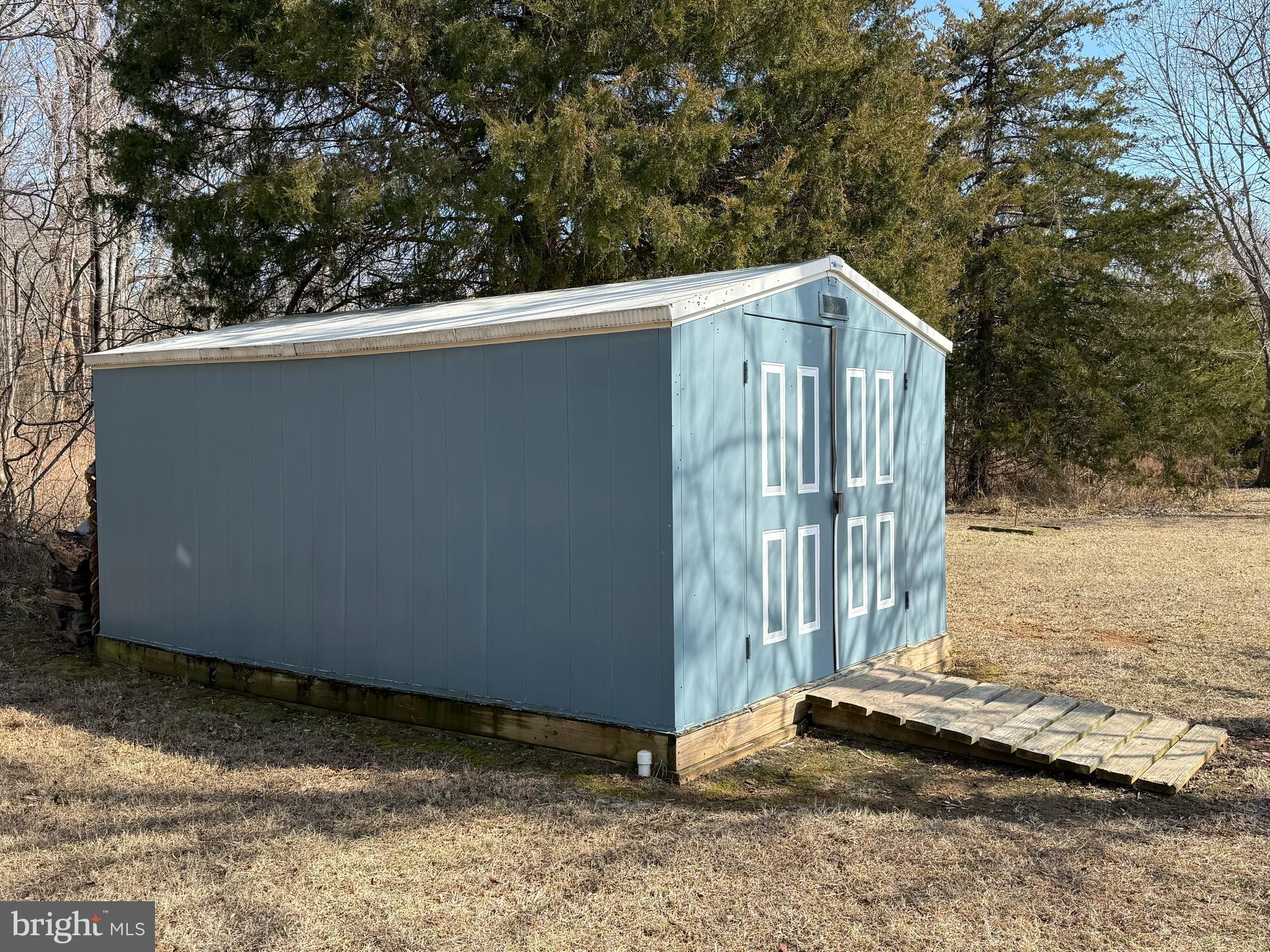 COUNTRYSIDE ON LAKE ANNA - Residential