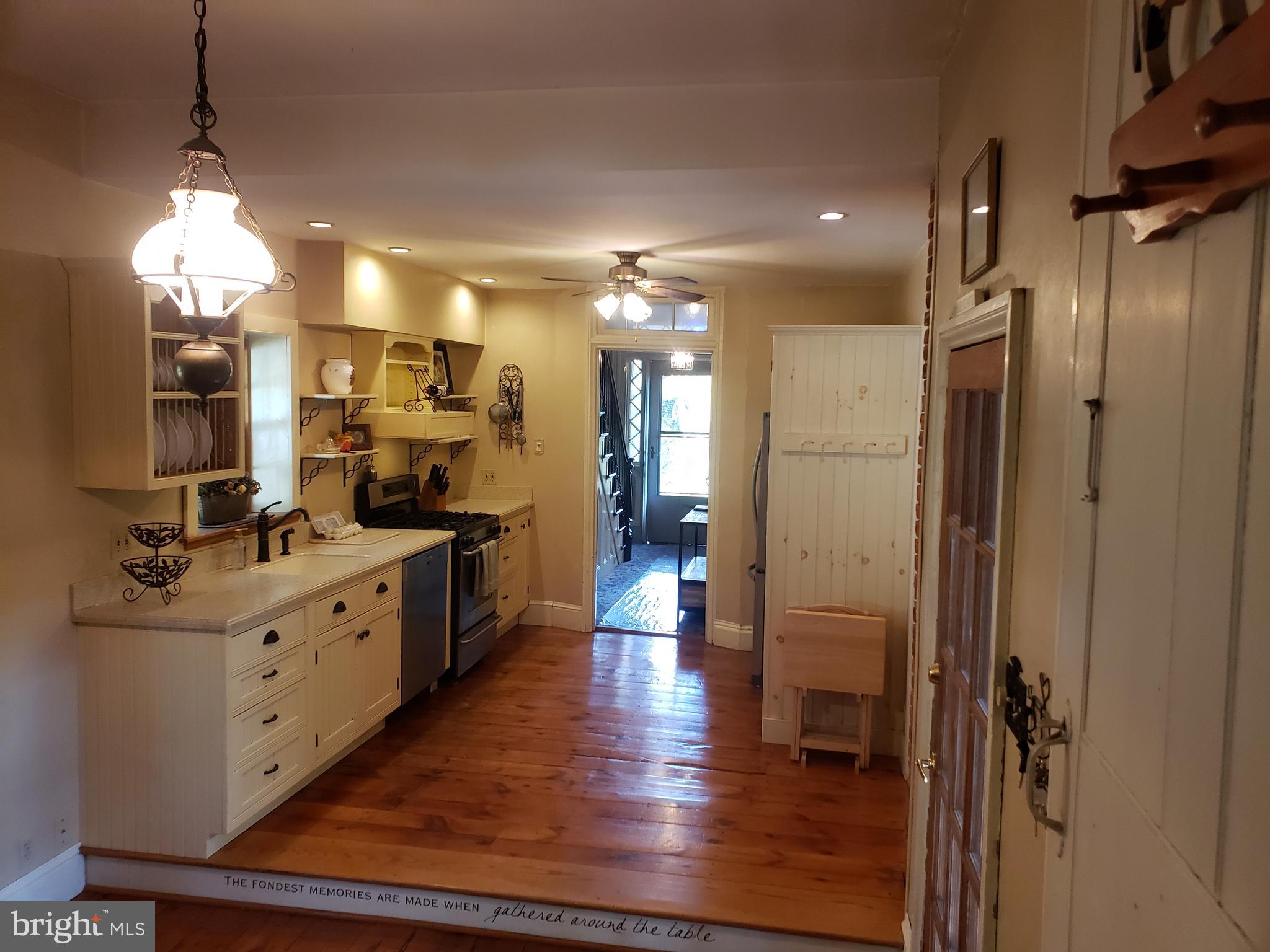 APPLEBACHSVILLE - Residential