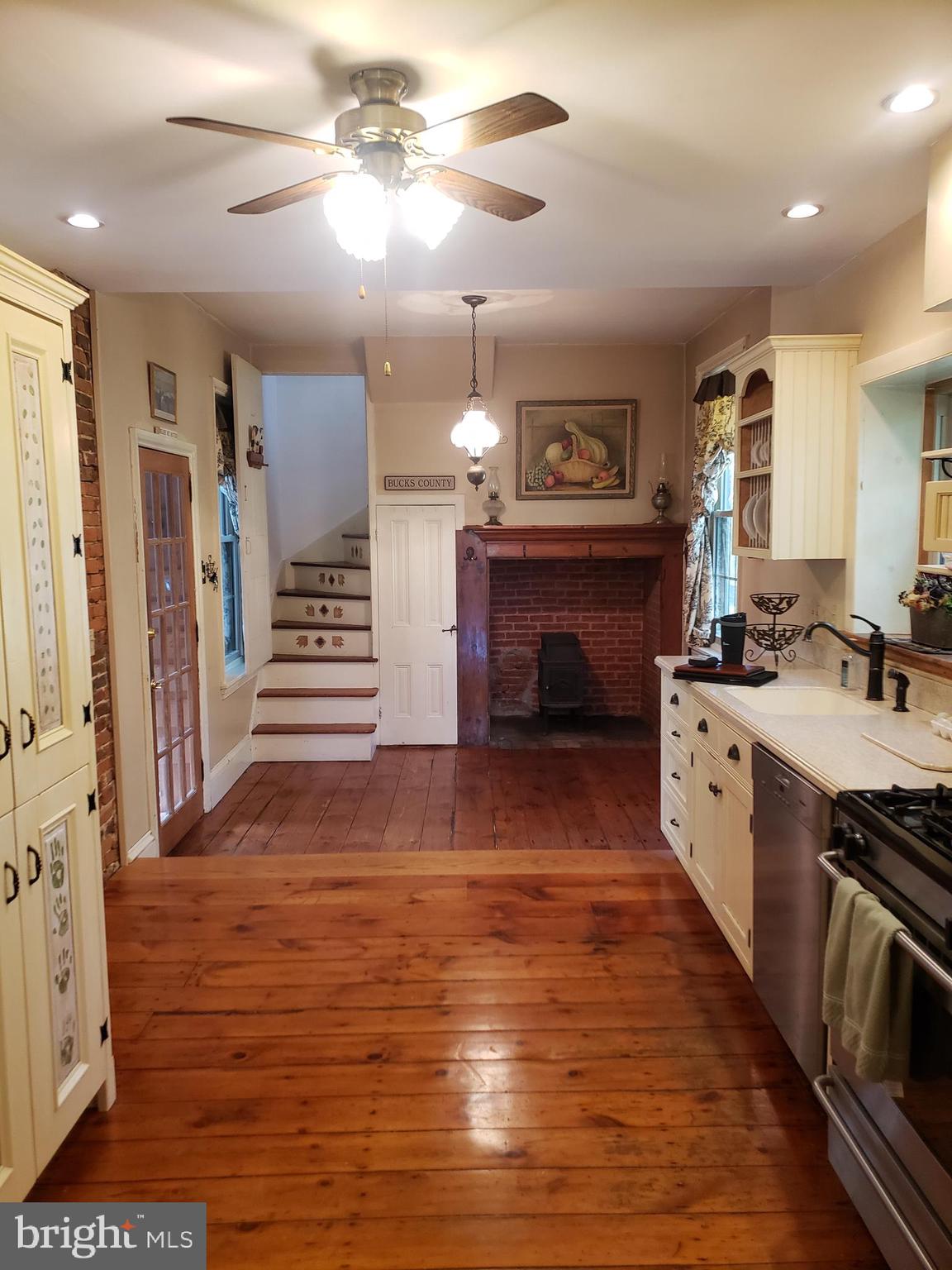 APPLEBACHSVILLE - Residential