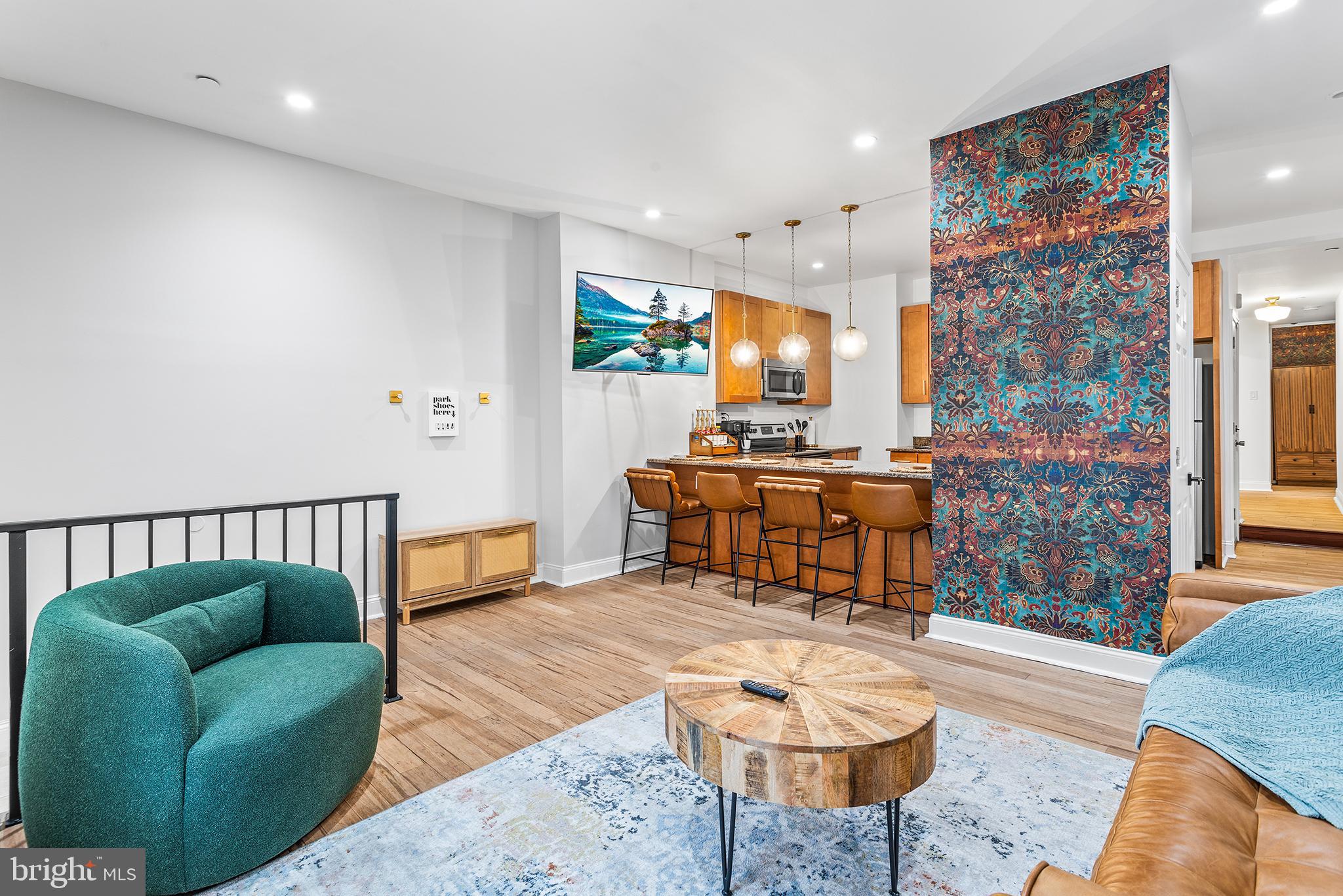 569 N 20TH STREET 1F