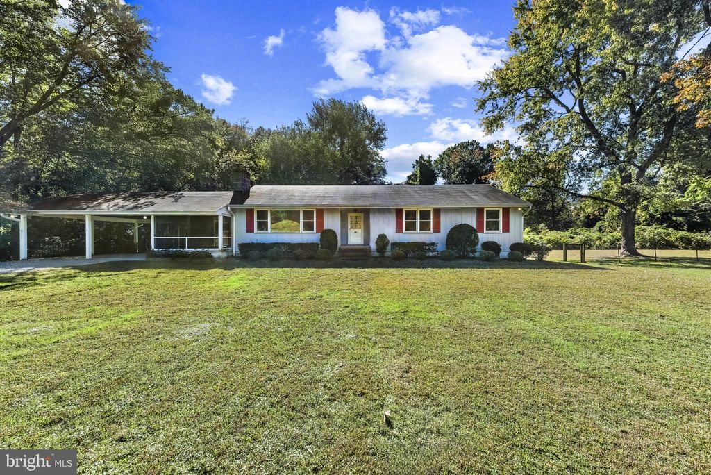 Photo of 213 Cypress Creek Road, SEVERNA PARK, MD 21146 (MLS # MDAA2127678)