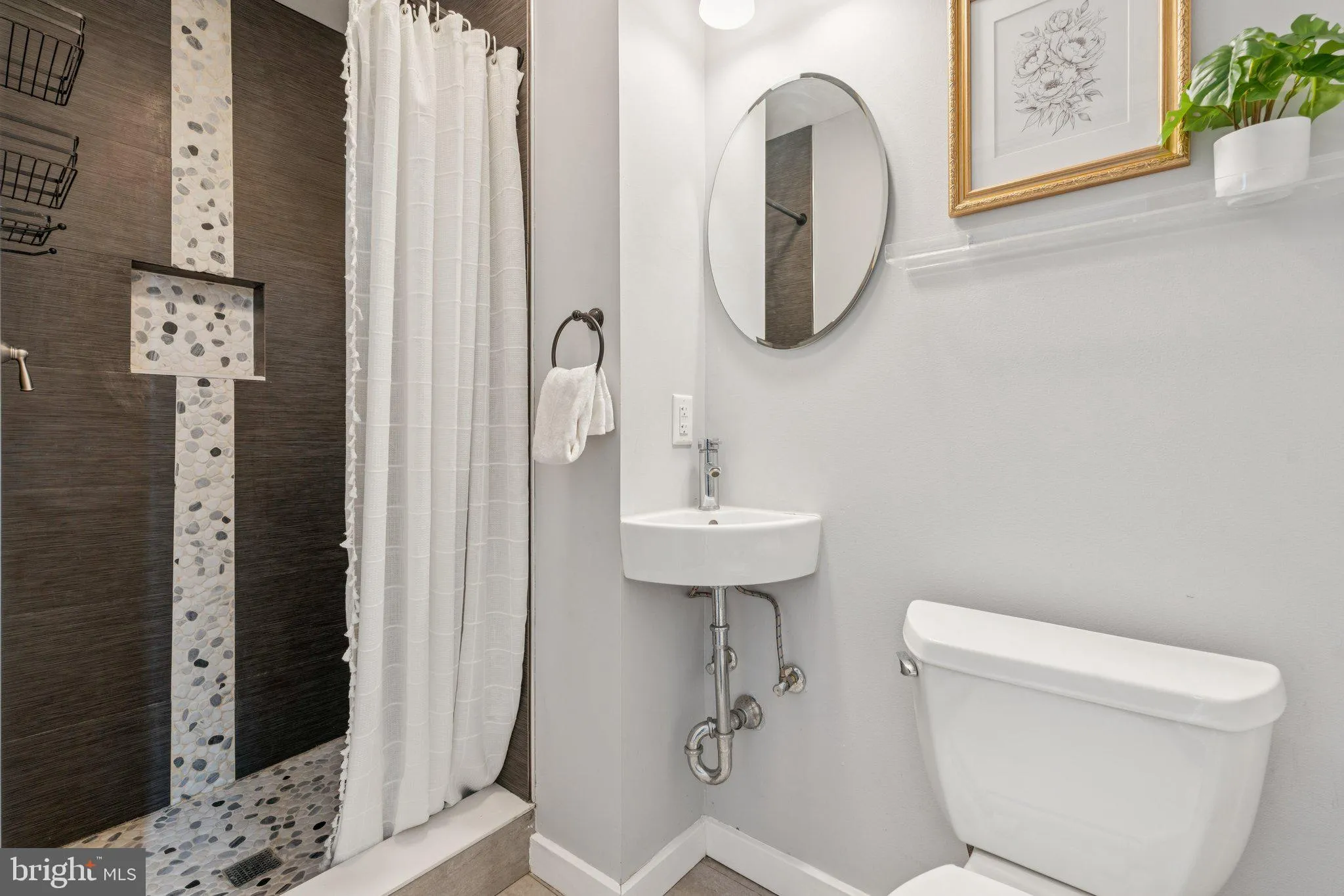 Baltimore, Maryland 21230, United States, 2 Bedrooms Bedrooms, ,3 BathroomsBathrooms,Residential,Pending,198996