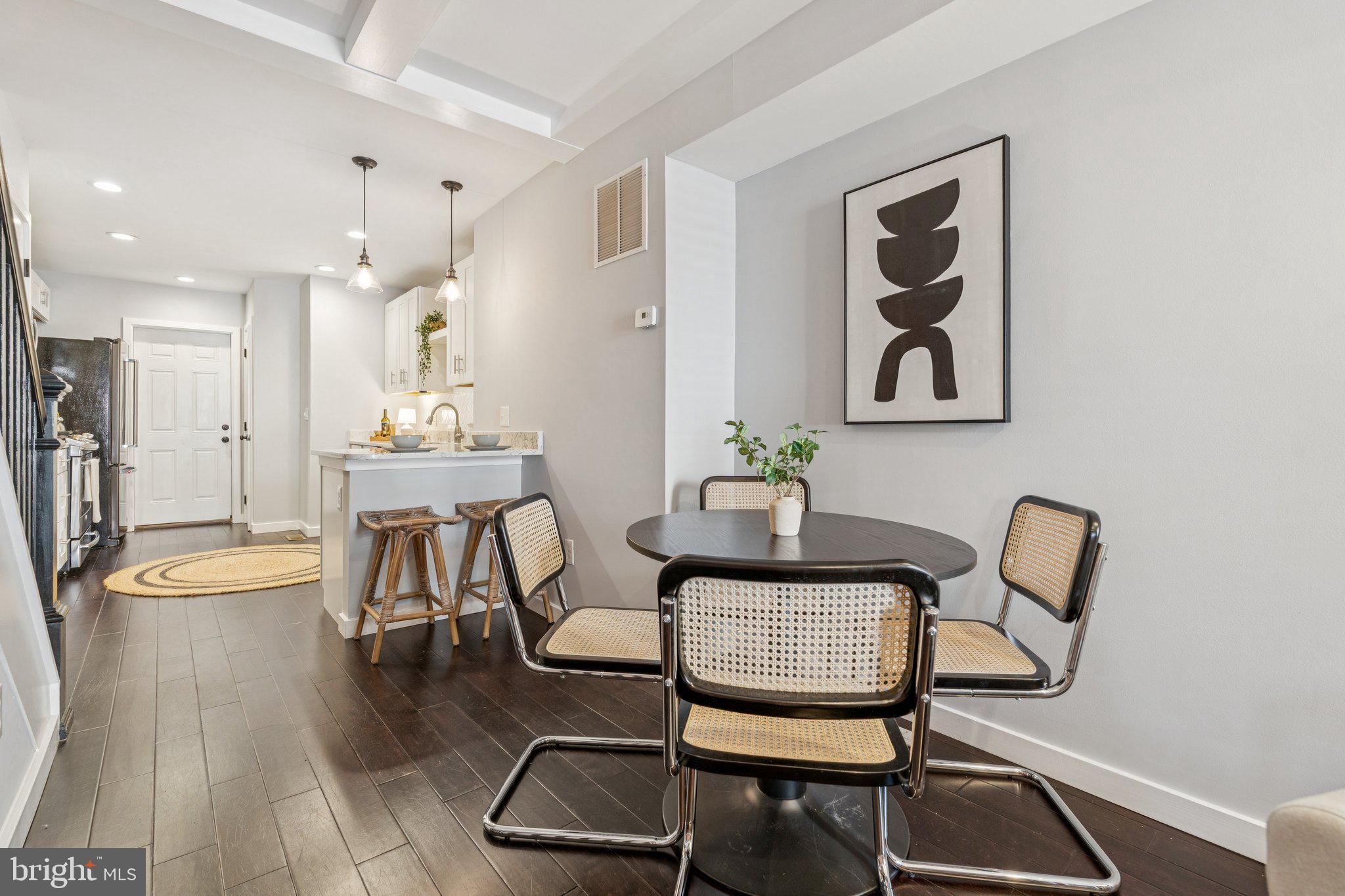 LOCUST POINT - Residential