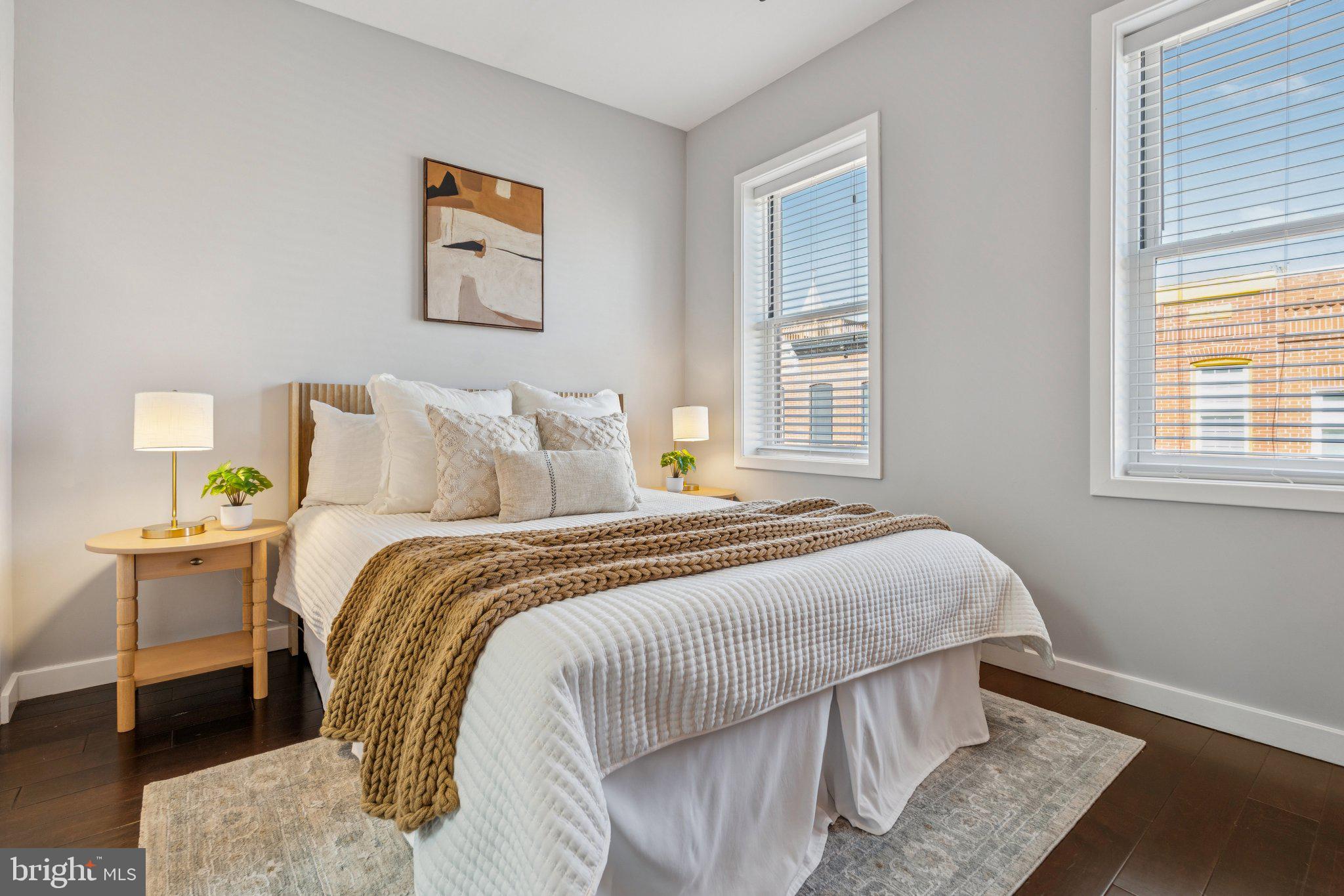 LOCUST POINT - Residential