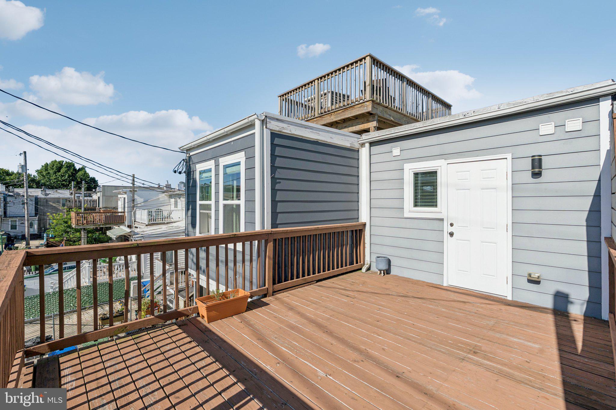 LOCUST POINT - Residential