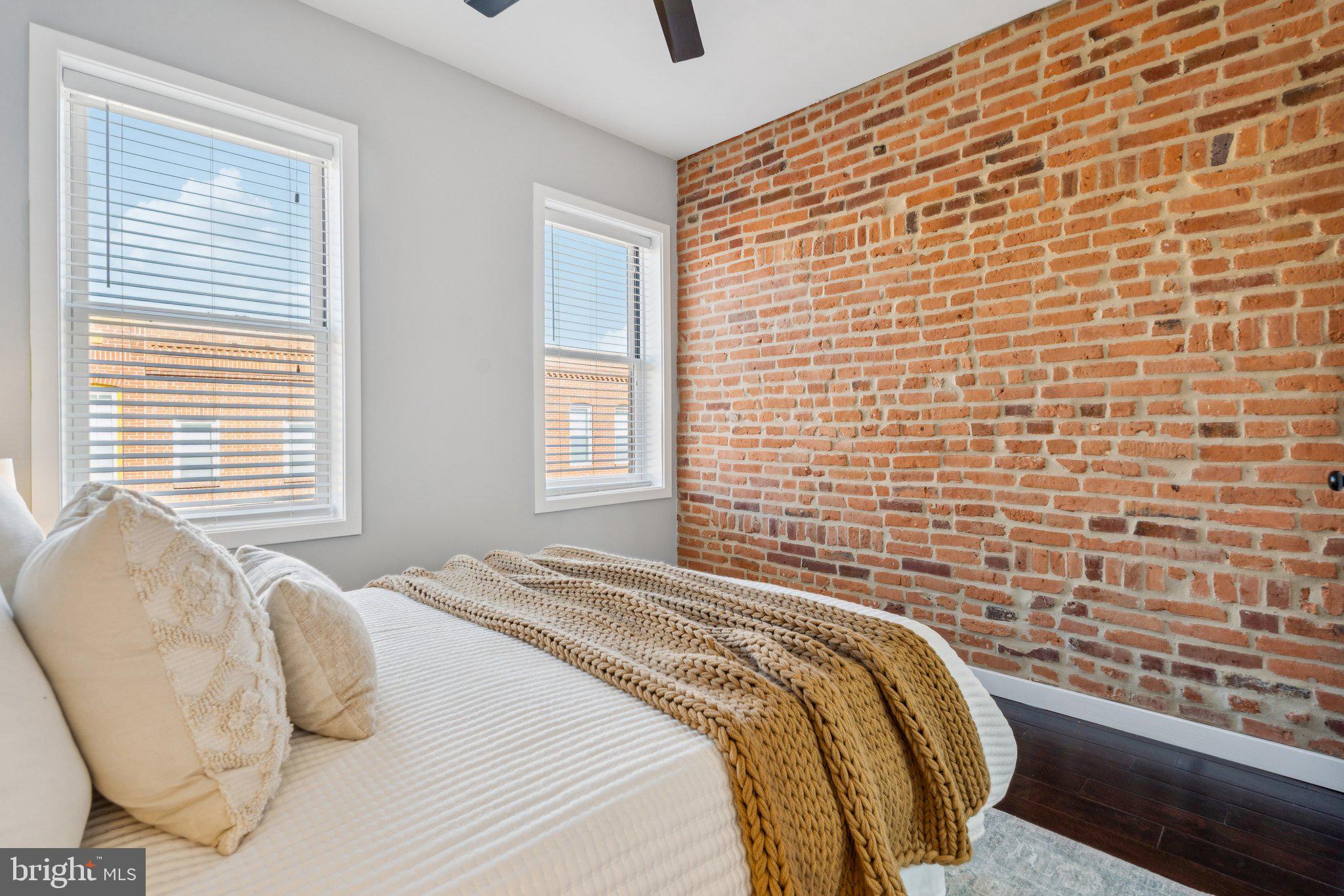 LOCUST POINT - Residential