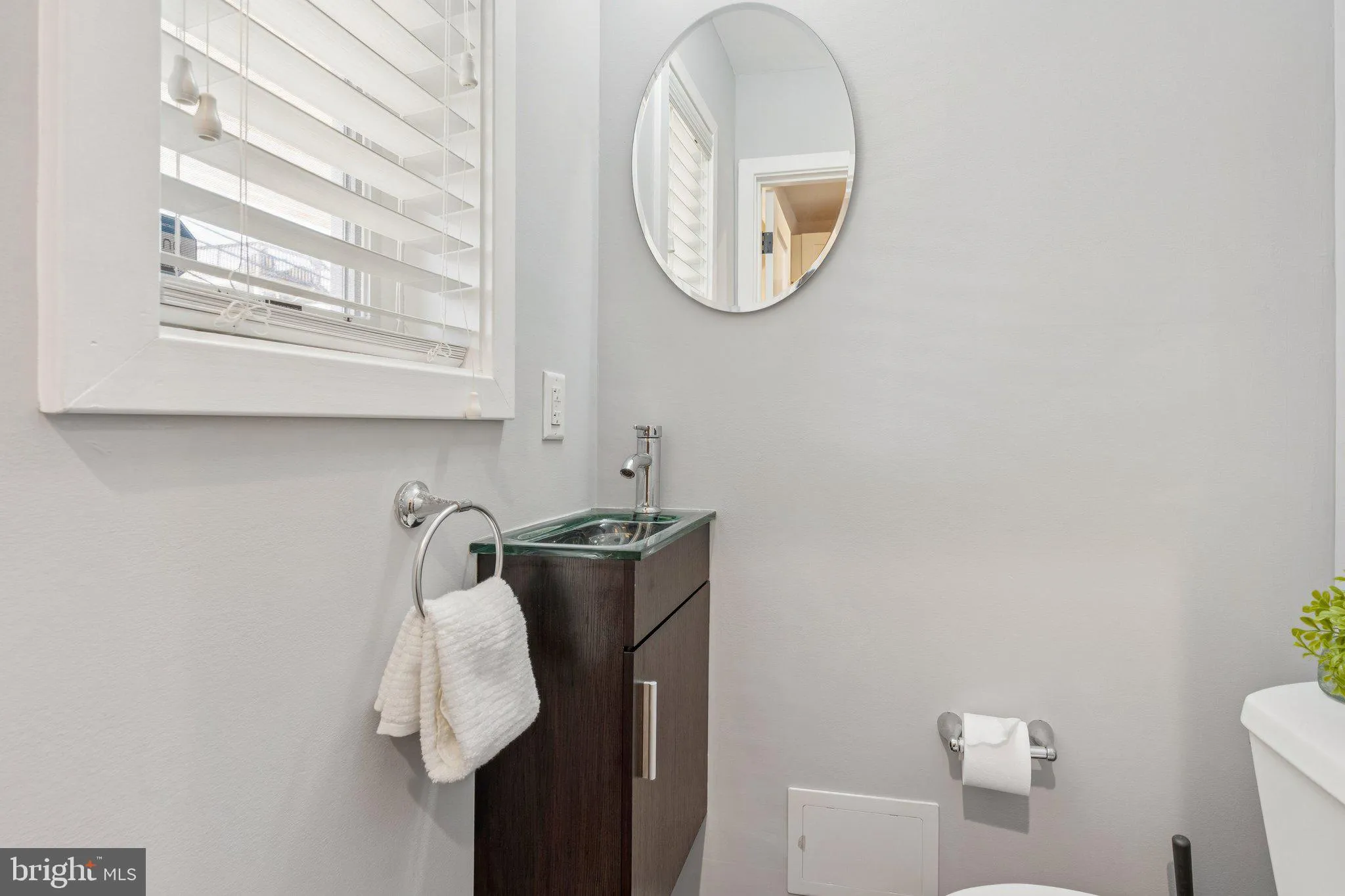 Baltimore, Maryland 21230, United States, 2 Bedrooms Bedrooms, ,3 BathroomsBathrooms,Residential,Pending,198996