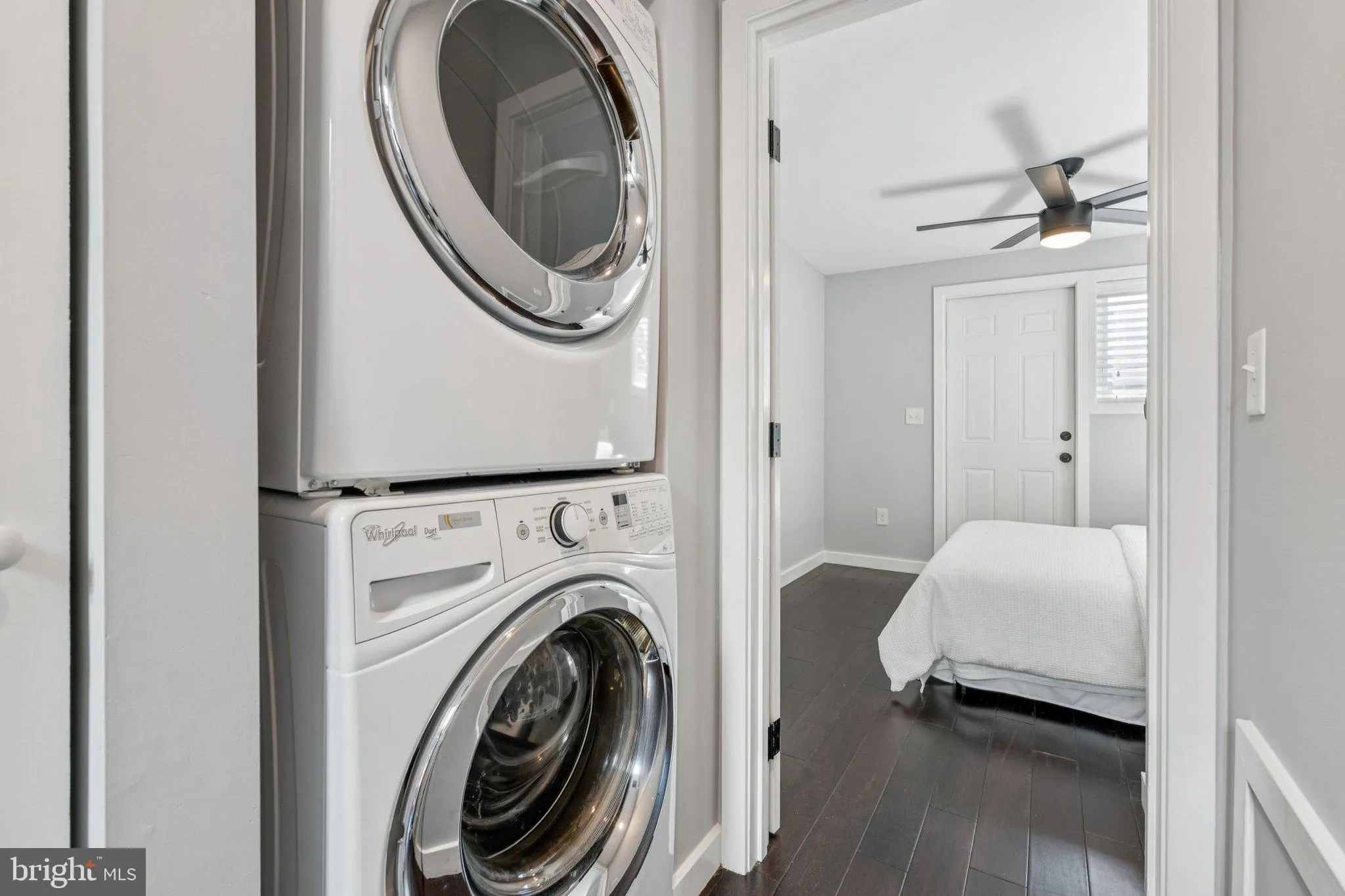 Baltimore, Maryland 21230, United States, 2 Bedrooms Bedrooms, ,3 BathroomsBathrooms,Residential,Pending,198996