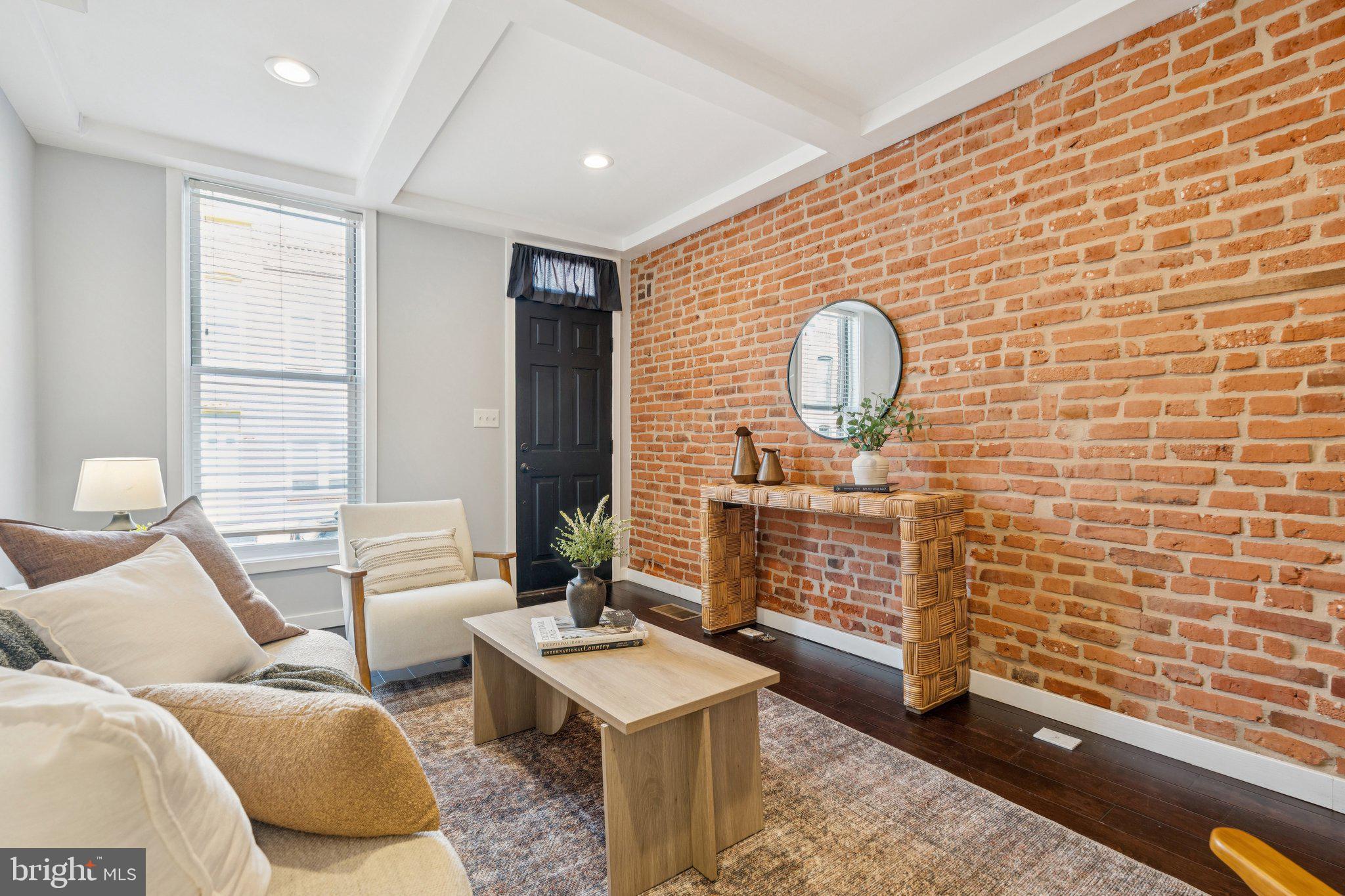 LOCUST POINT - Residential