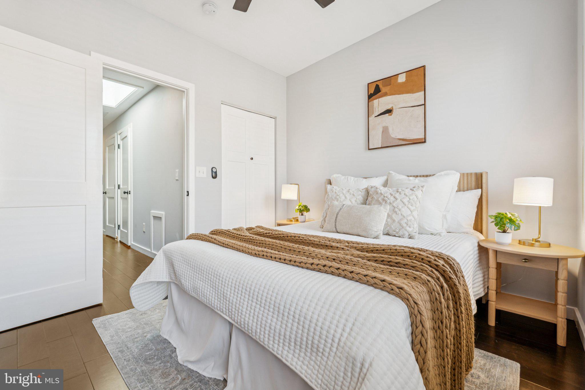 LOCUST POINT - Residential