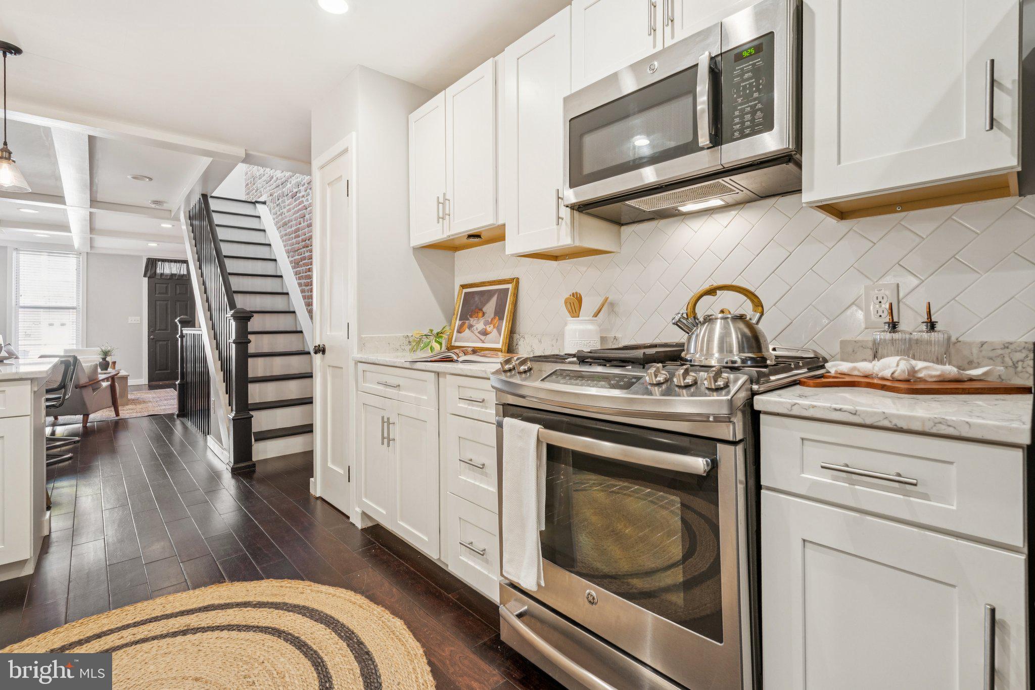 LOCUST POINT - Residential