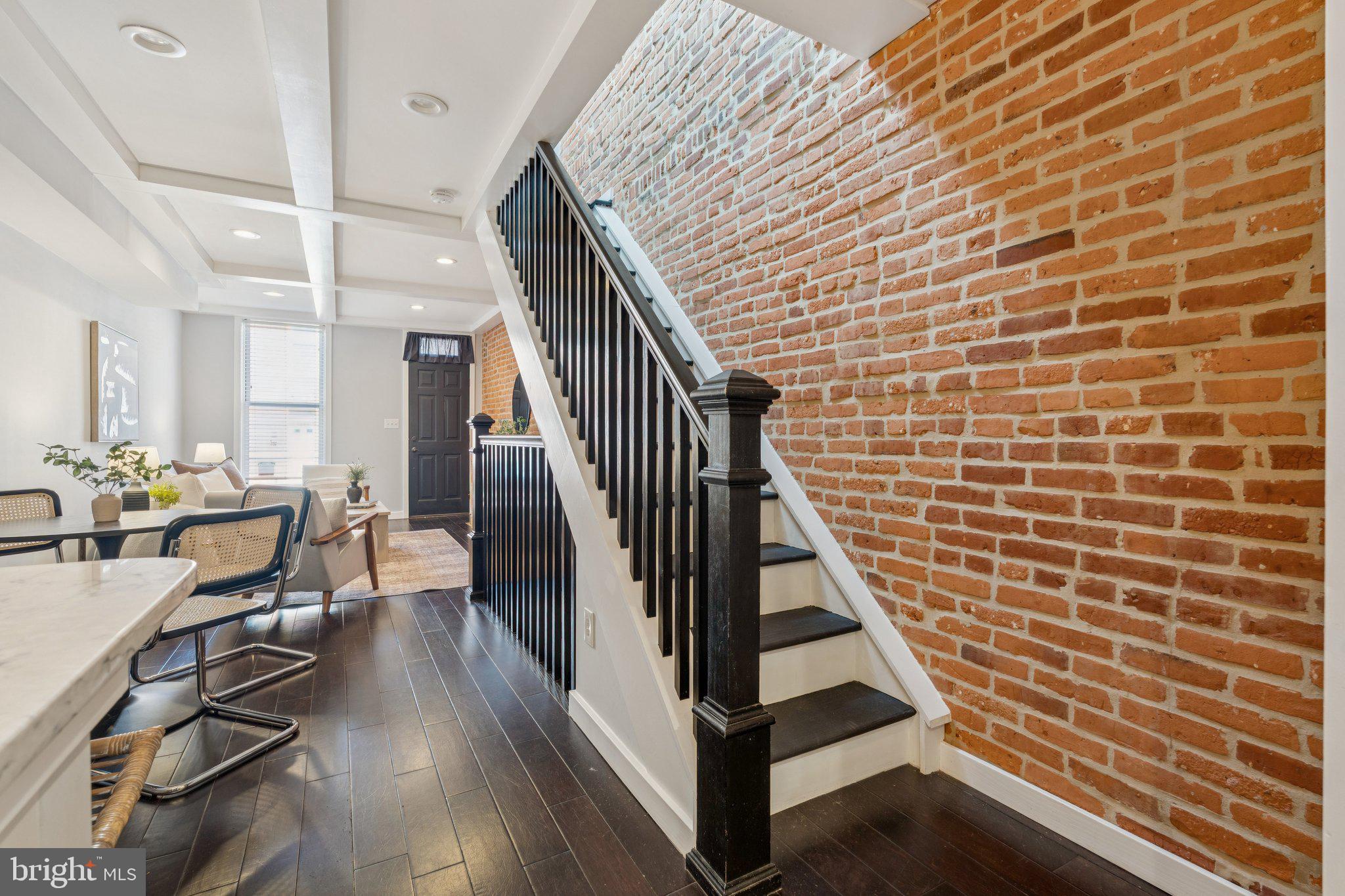 LOCUST POINT - Residential