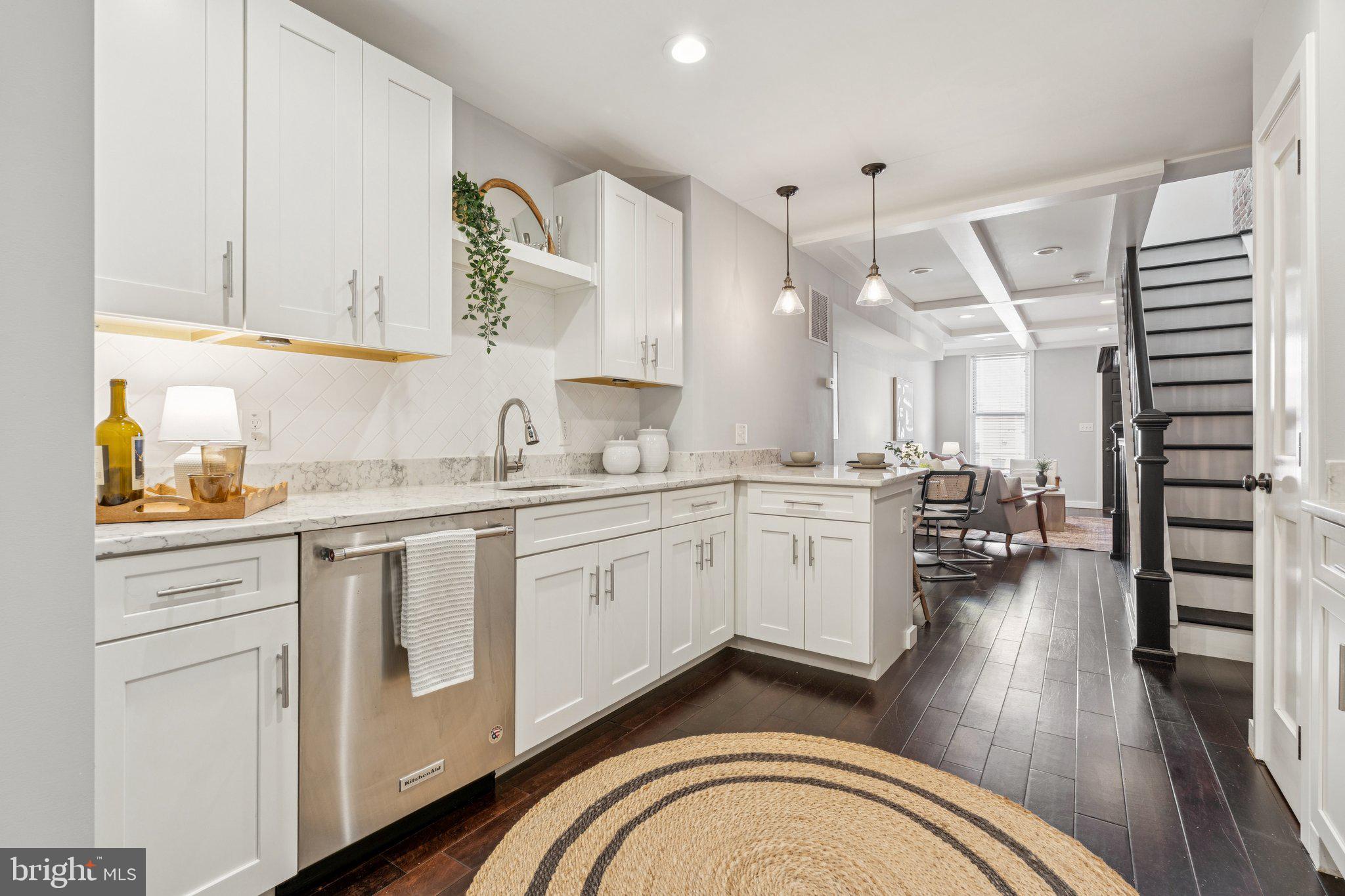 LOCUST POINT - Residential