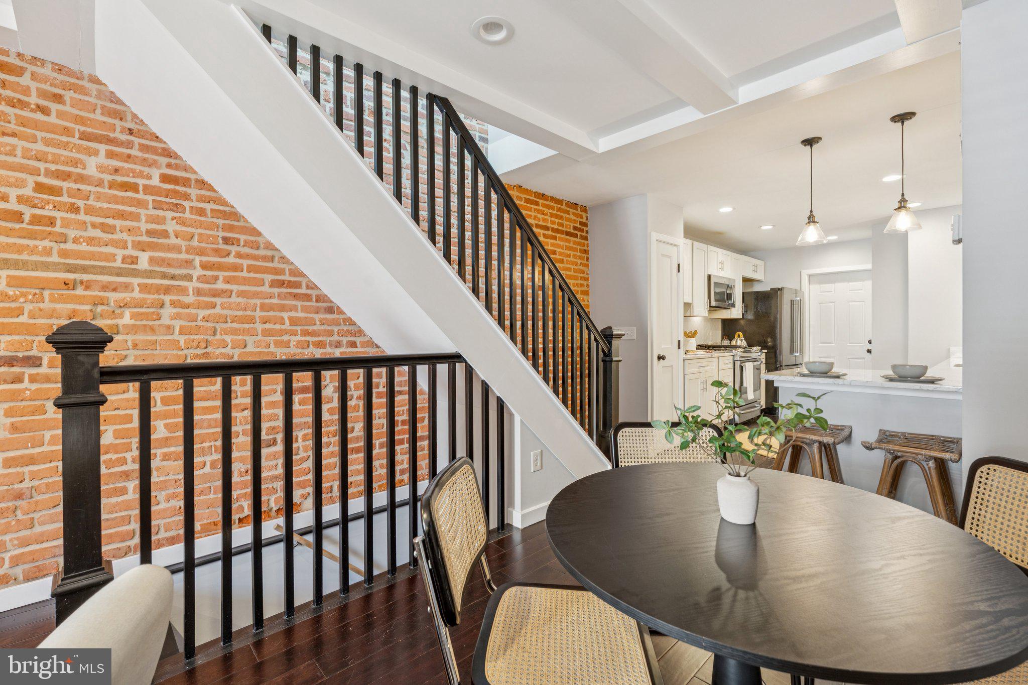 LOCUST POINT - Residential