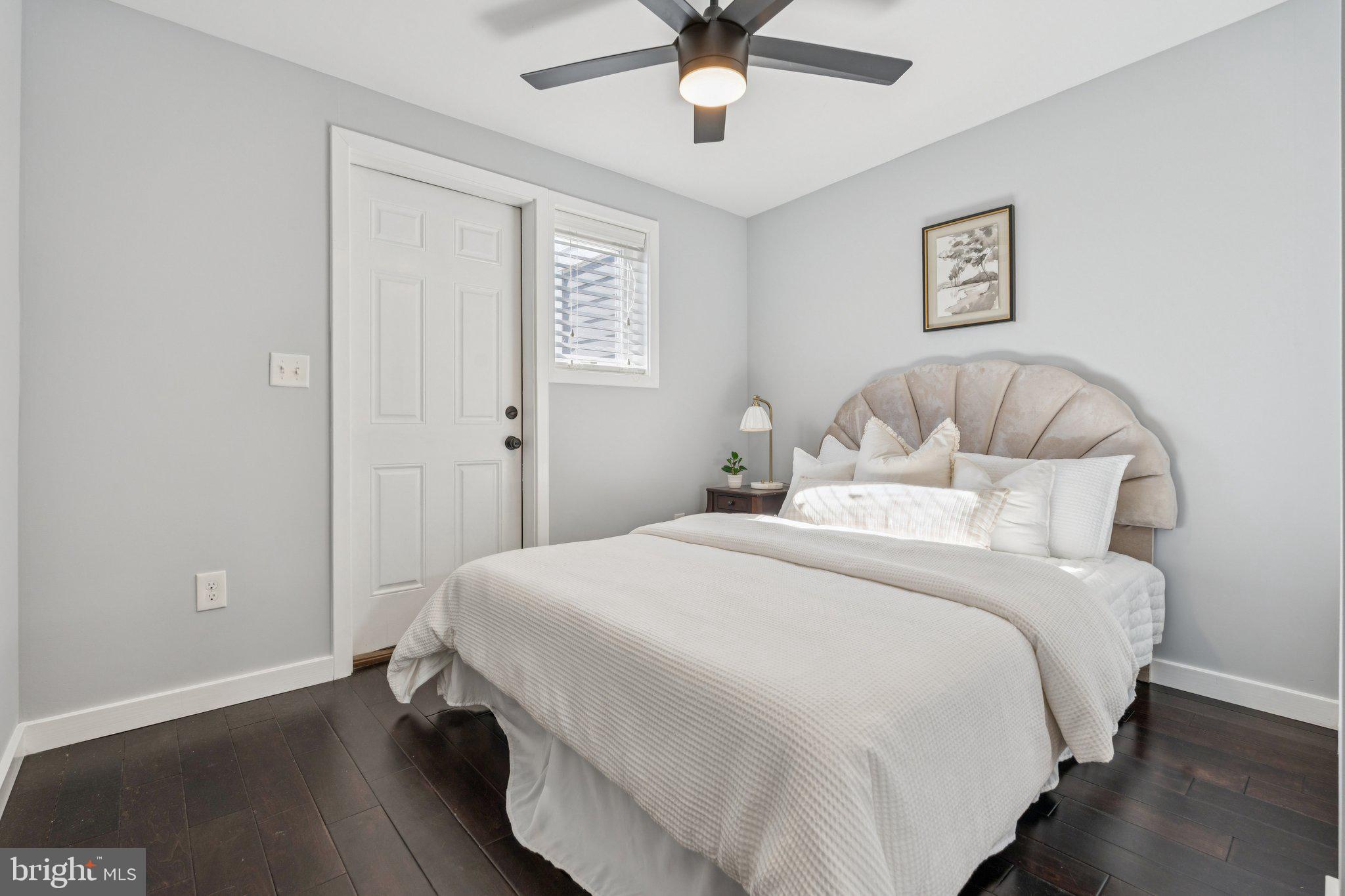 LOCUST POINT - Residential