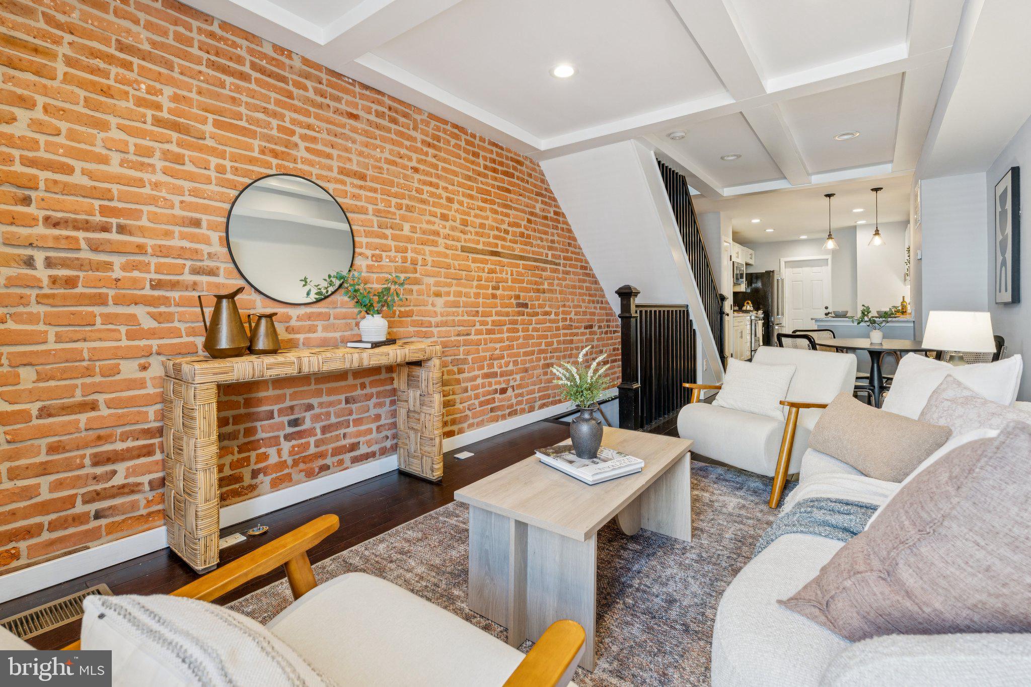 LOCUST POINT - Residential