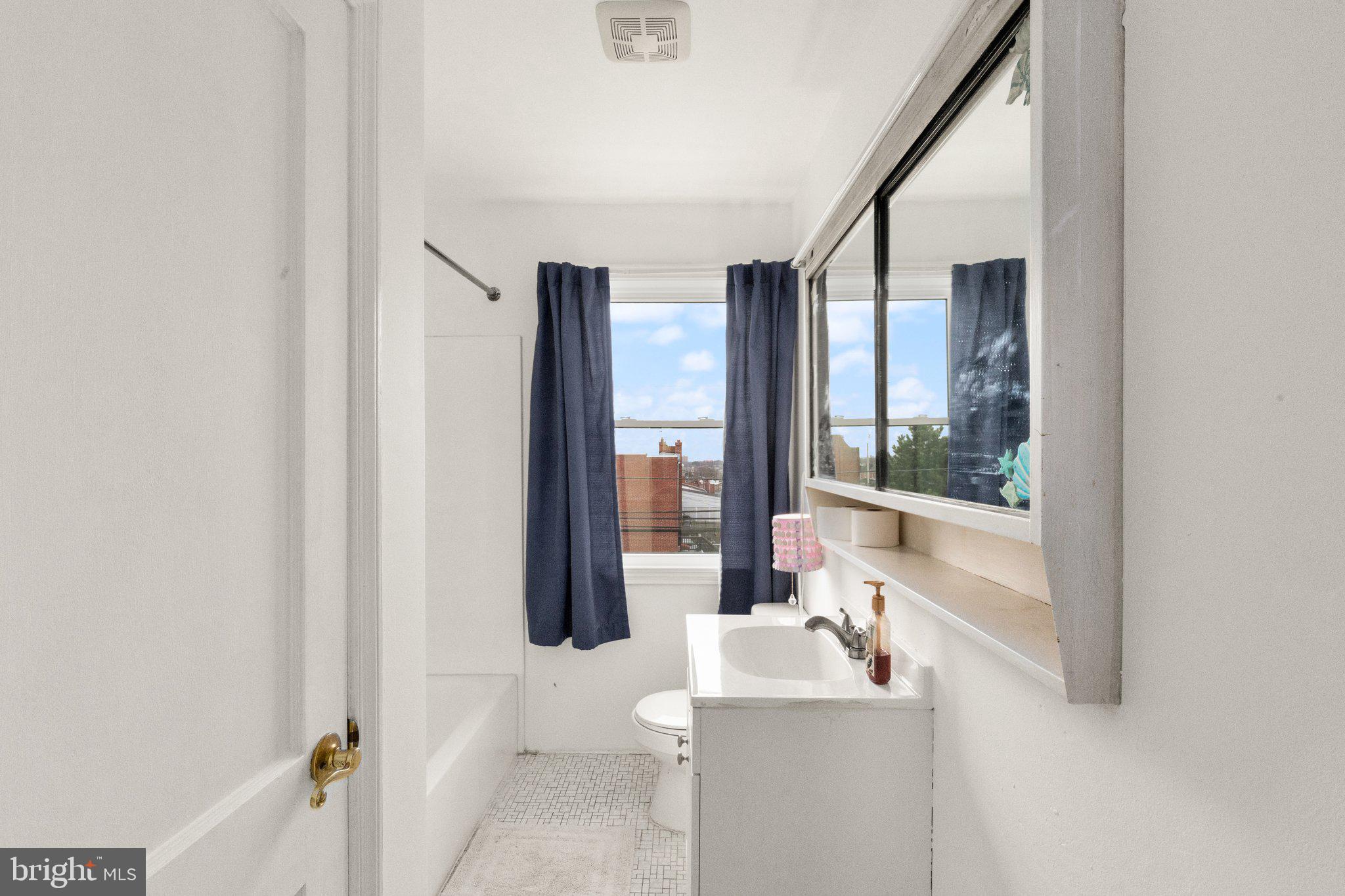 EASTWOOD - Residential