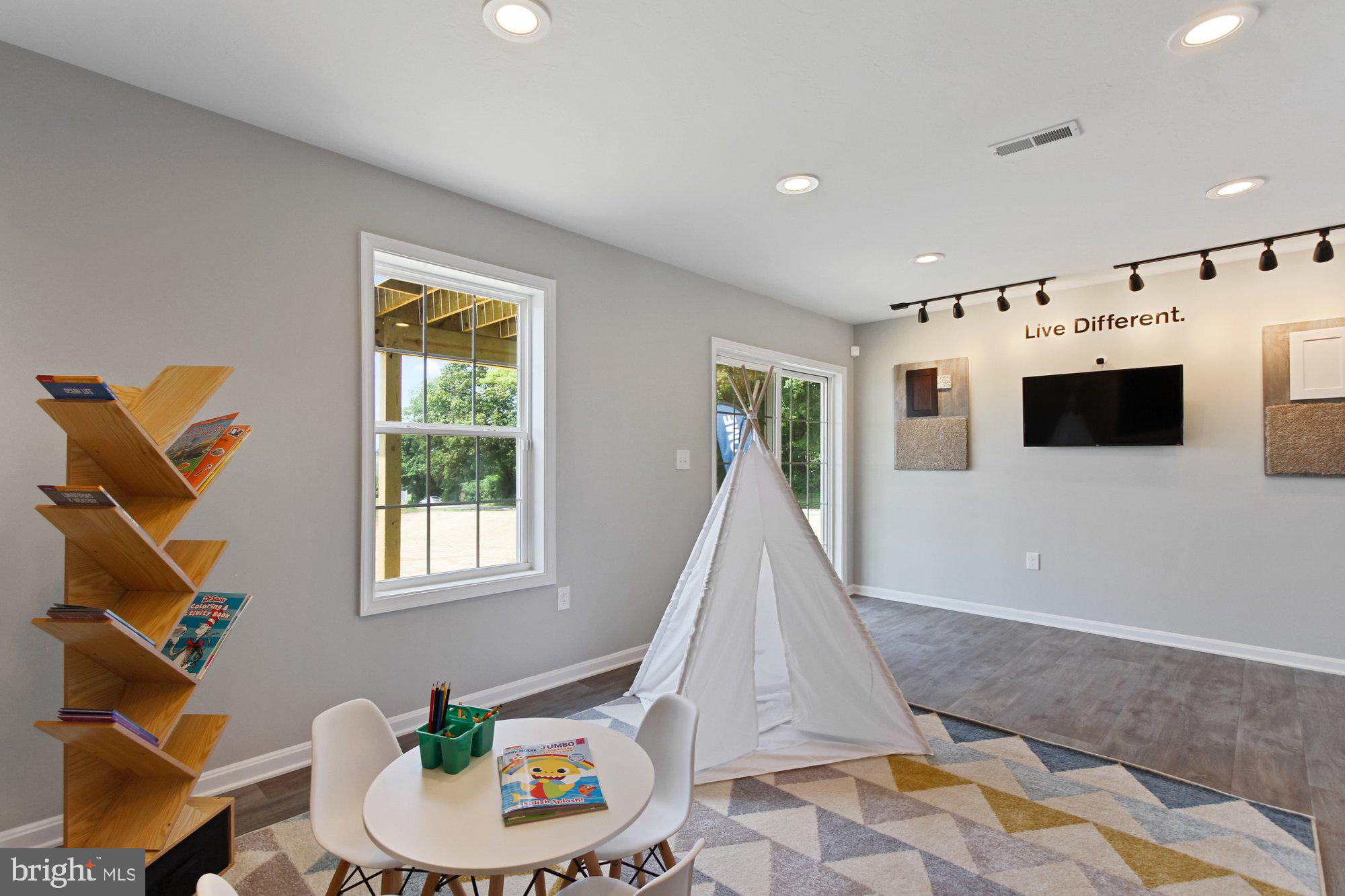 HUDSON RIDGE - Residential