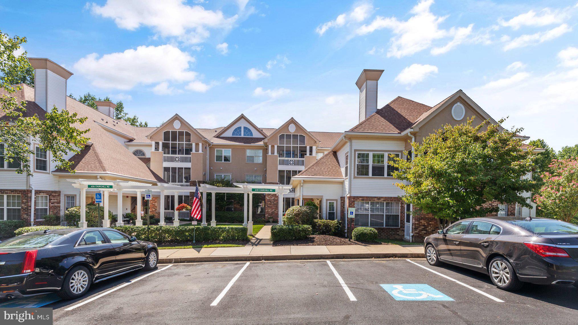 ENGLISH COUNTRY MANOR - Residential