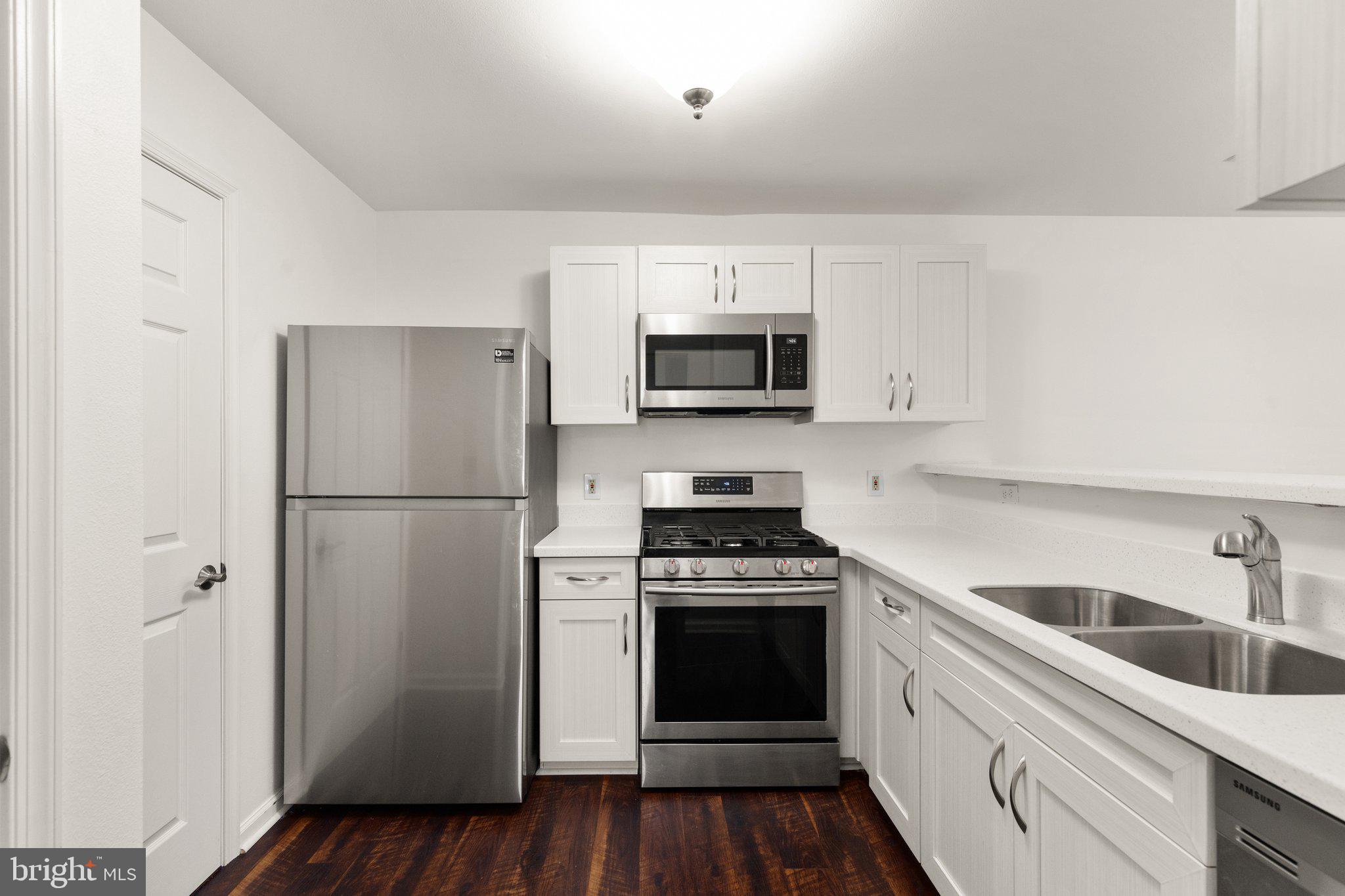 ENGLISH COUNTRY MANOR - Residential