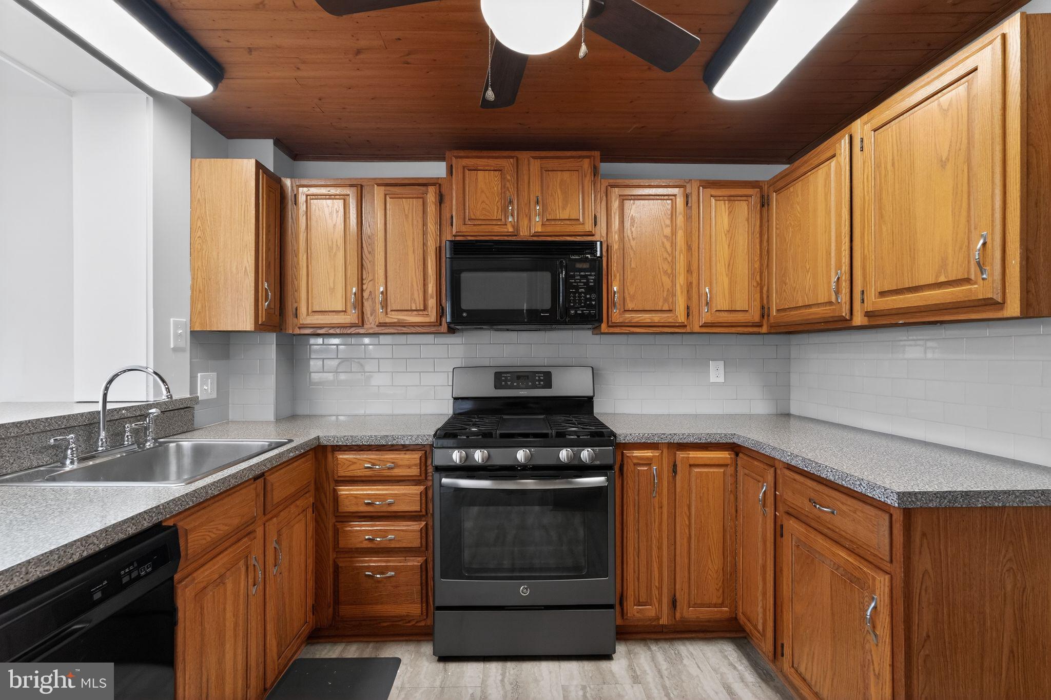 ROLLING GREEN - Residential