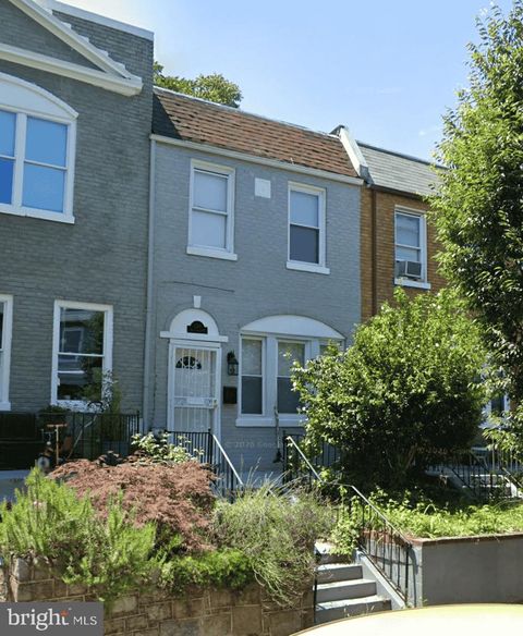 130 16TH STREET NE WASHINGTON DC 20002