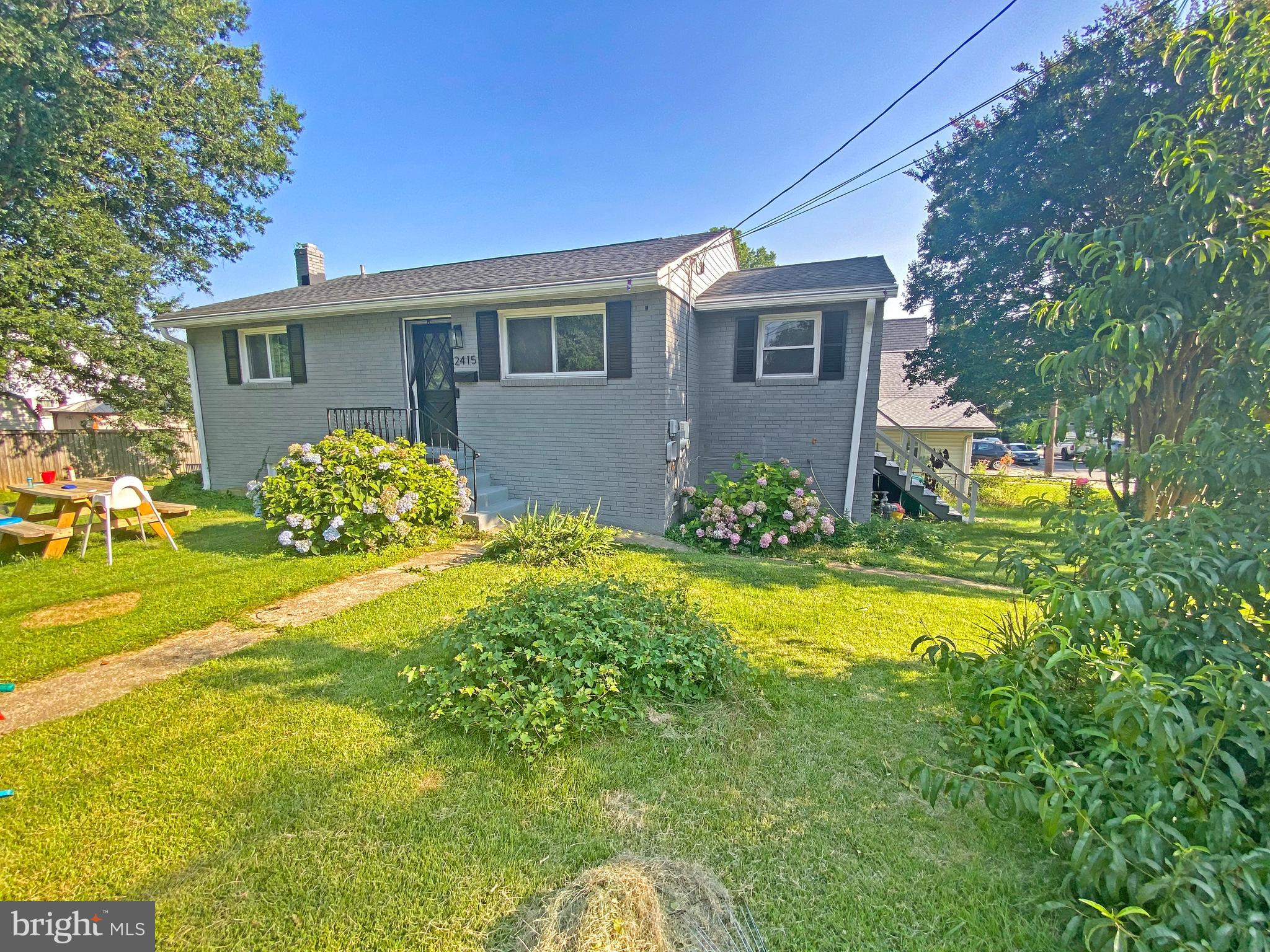 TUXEDO - Residential Lease