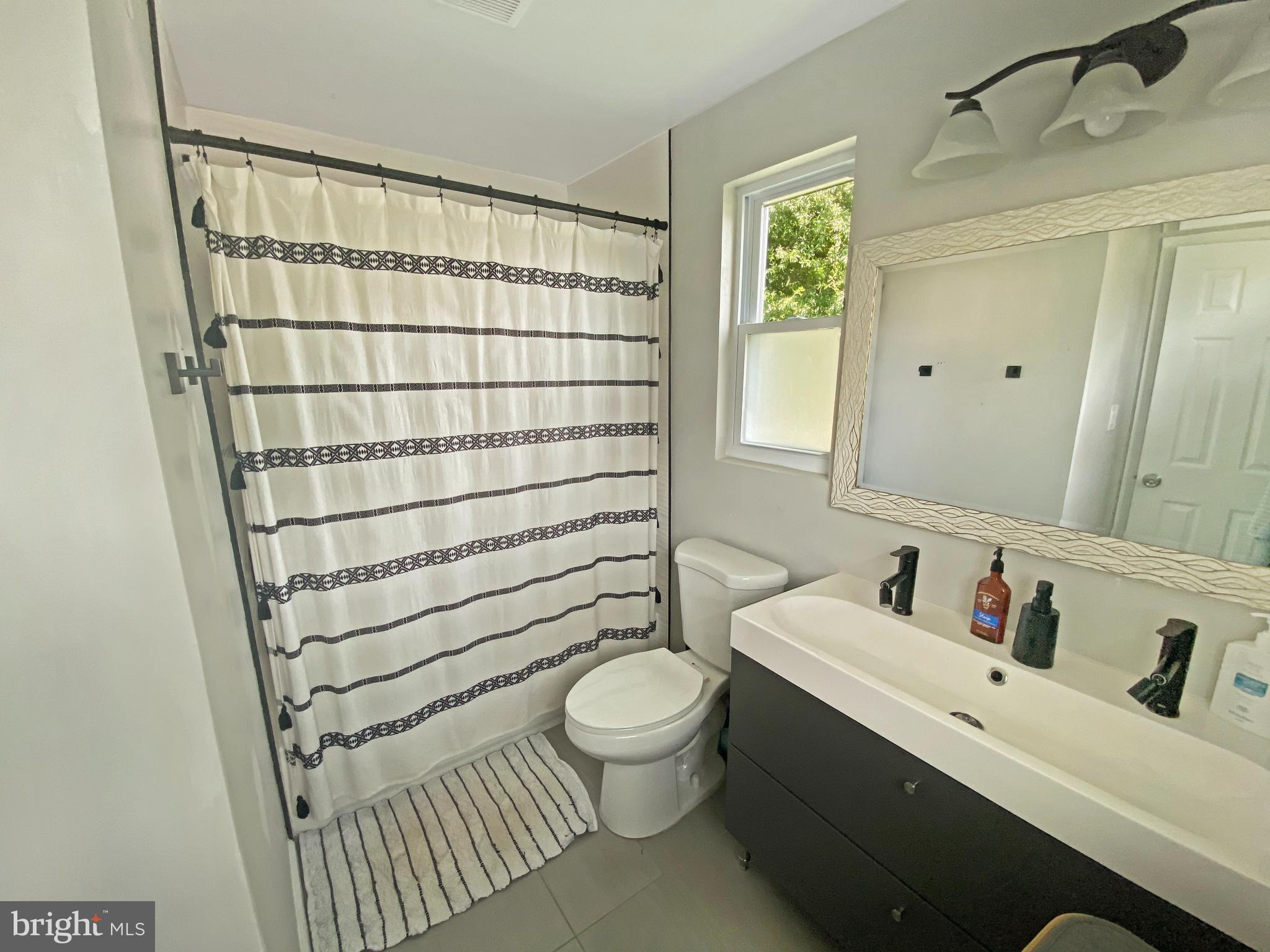 TUXEDO - Residential Lease