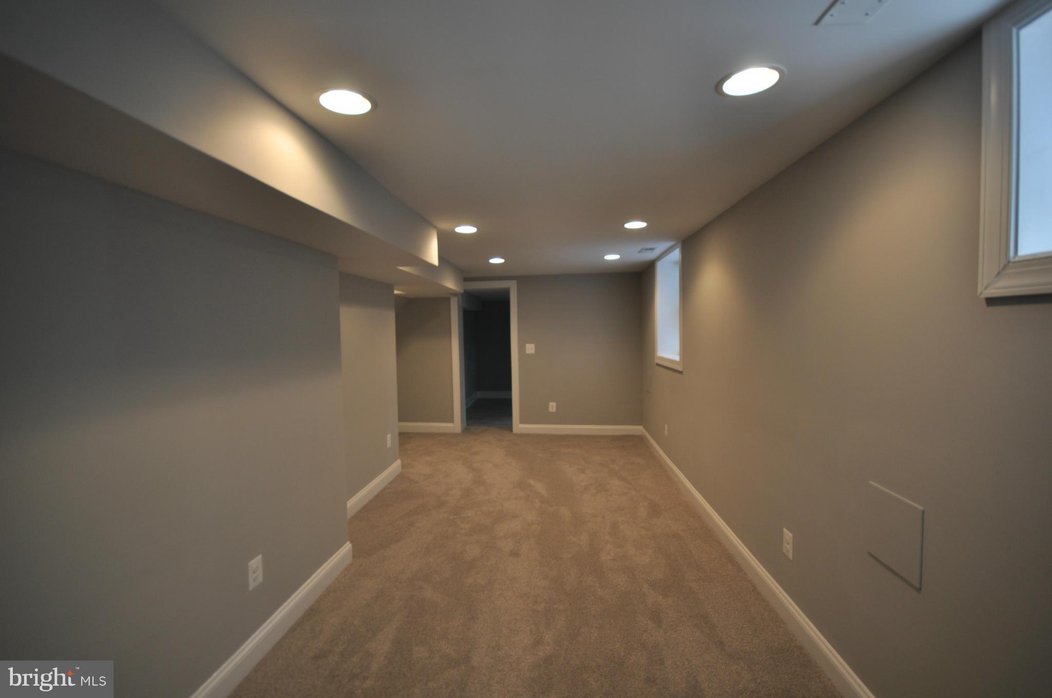 WILTON WOODS - Residential