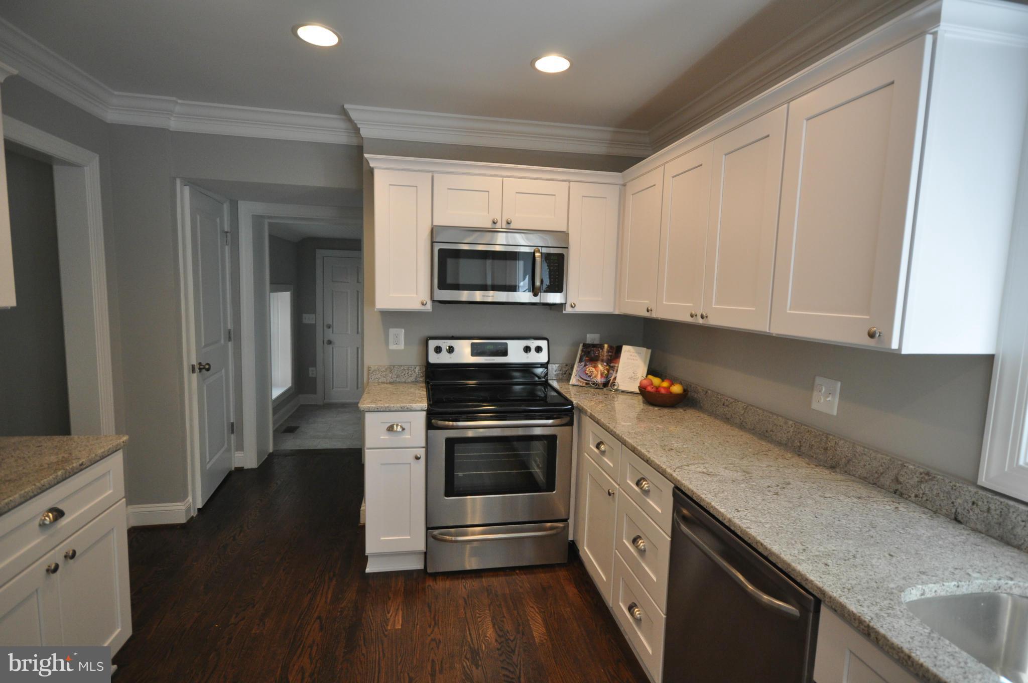 WILTON WOODS - Residential