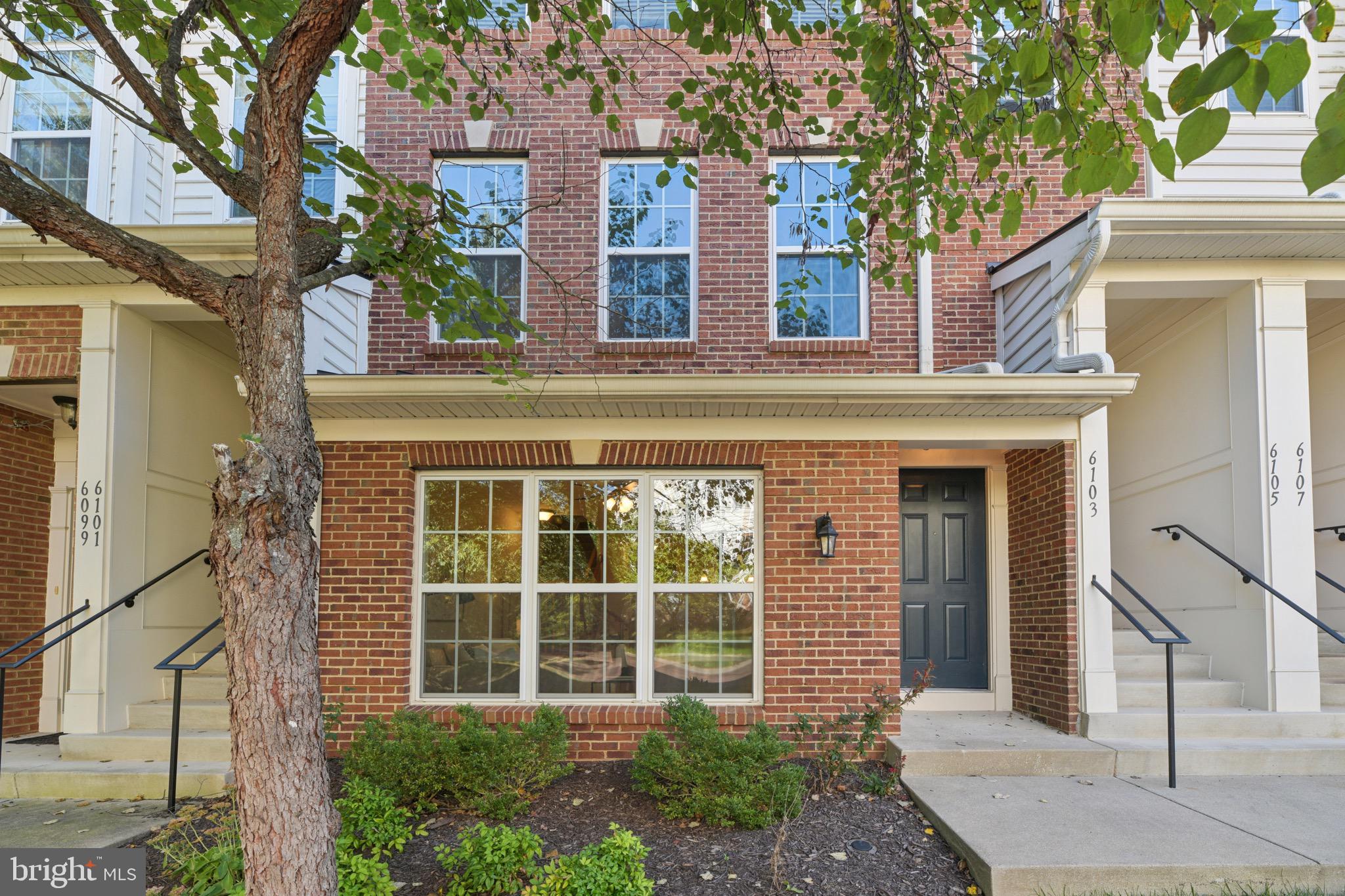 MARKET CENTER CONDOMINIUM - Residential